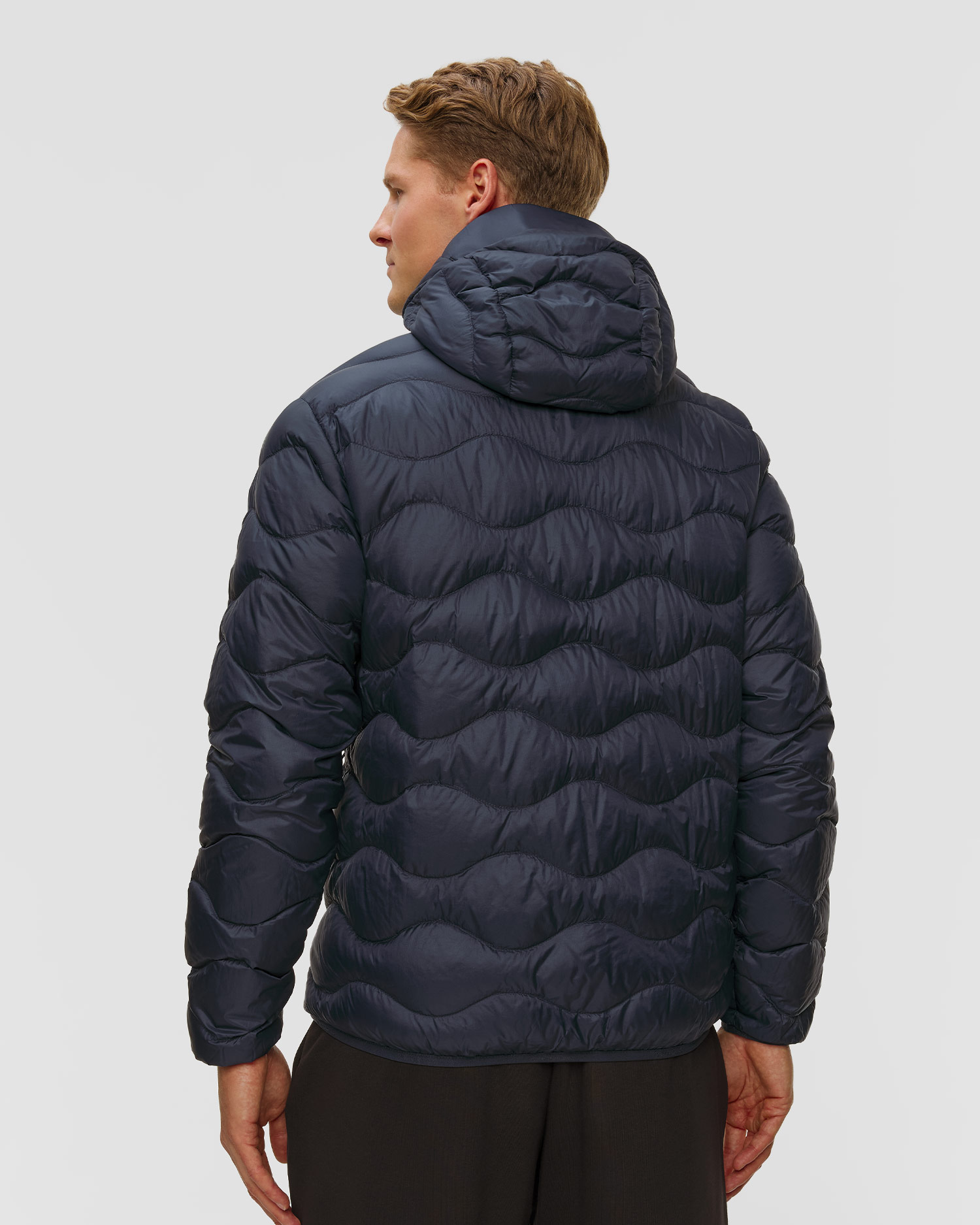 Pánska páperová bunda s kapucňou Peak Performance Helium Down Hood Jacket