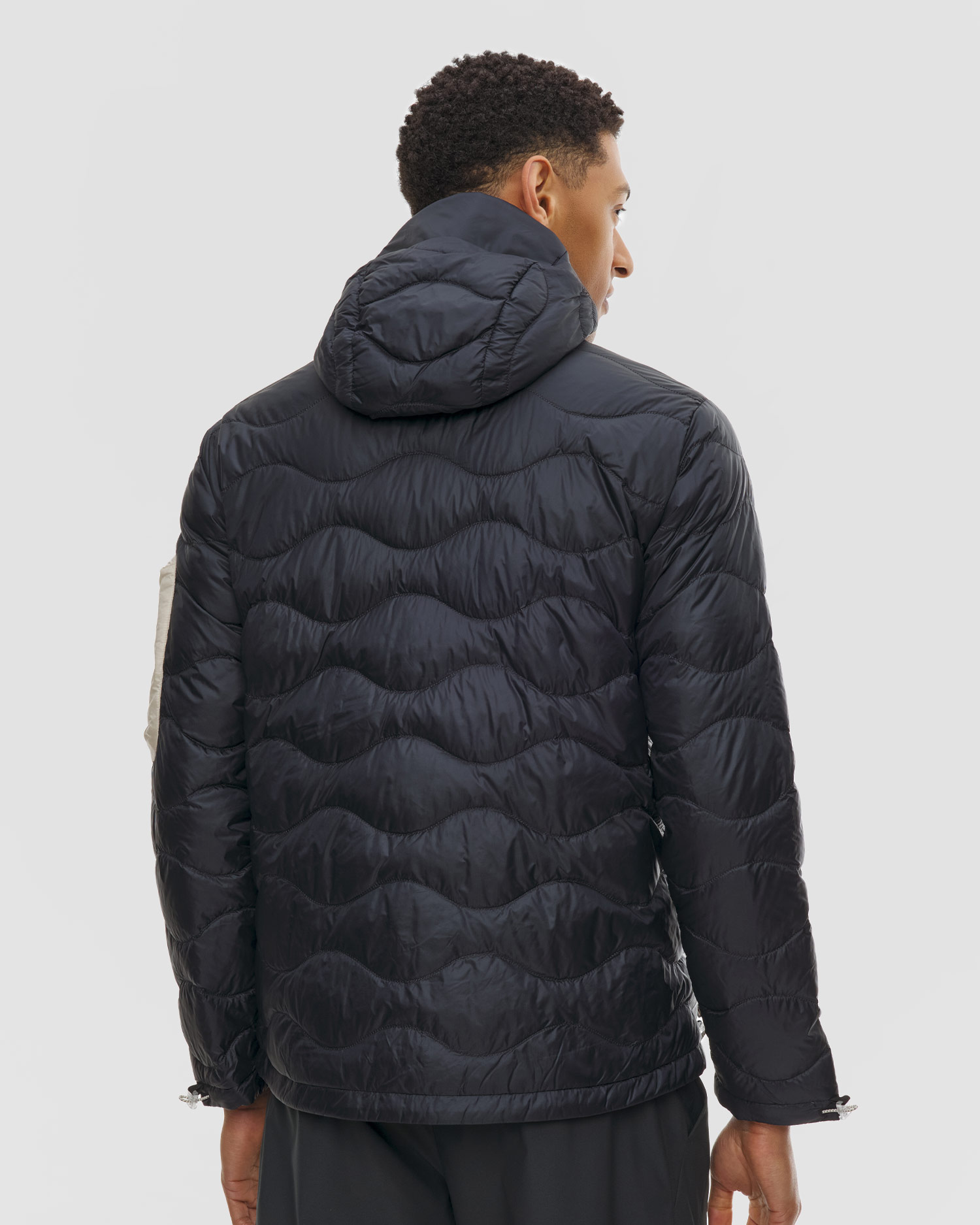 Pánska páperová bunda Peak Performance M Helium Utility Down Hood čierna