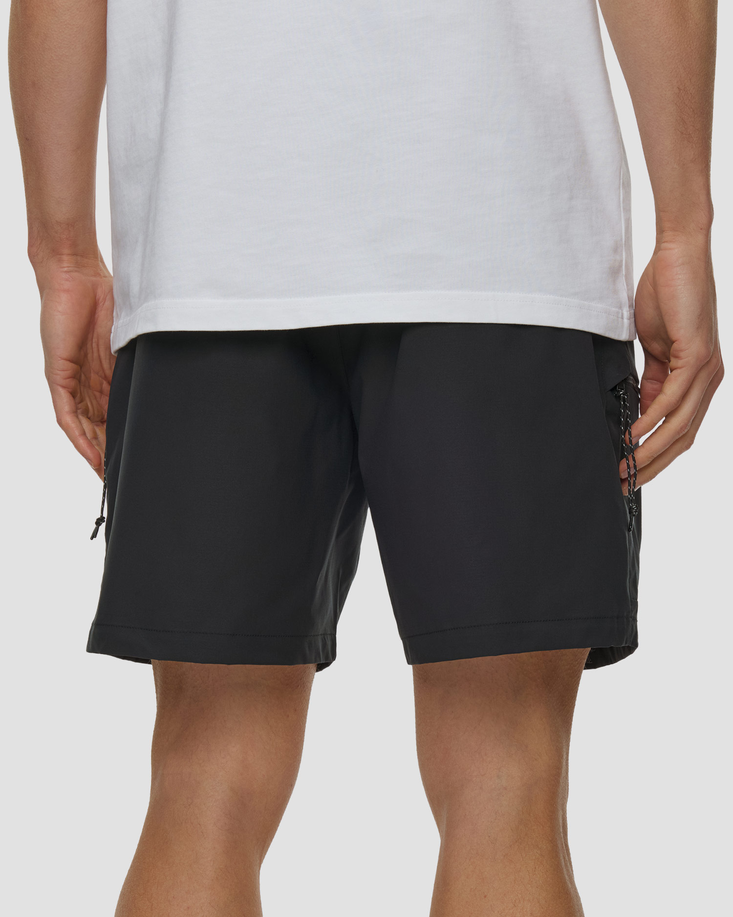 Men's Peak Performance M Outdoor Cargo Shorts black
