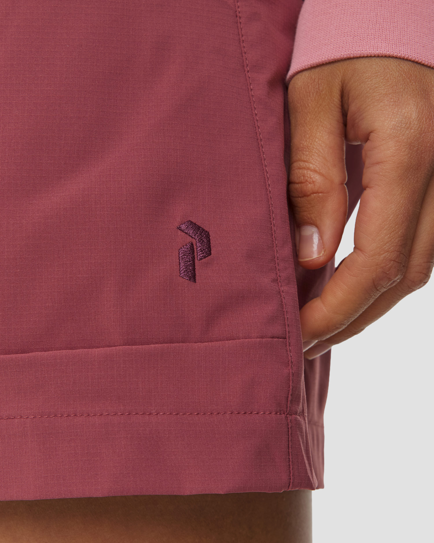Spodenki trekkingowe damskie Peak Performance W Outdoor Cargo Shorts różowe