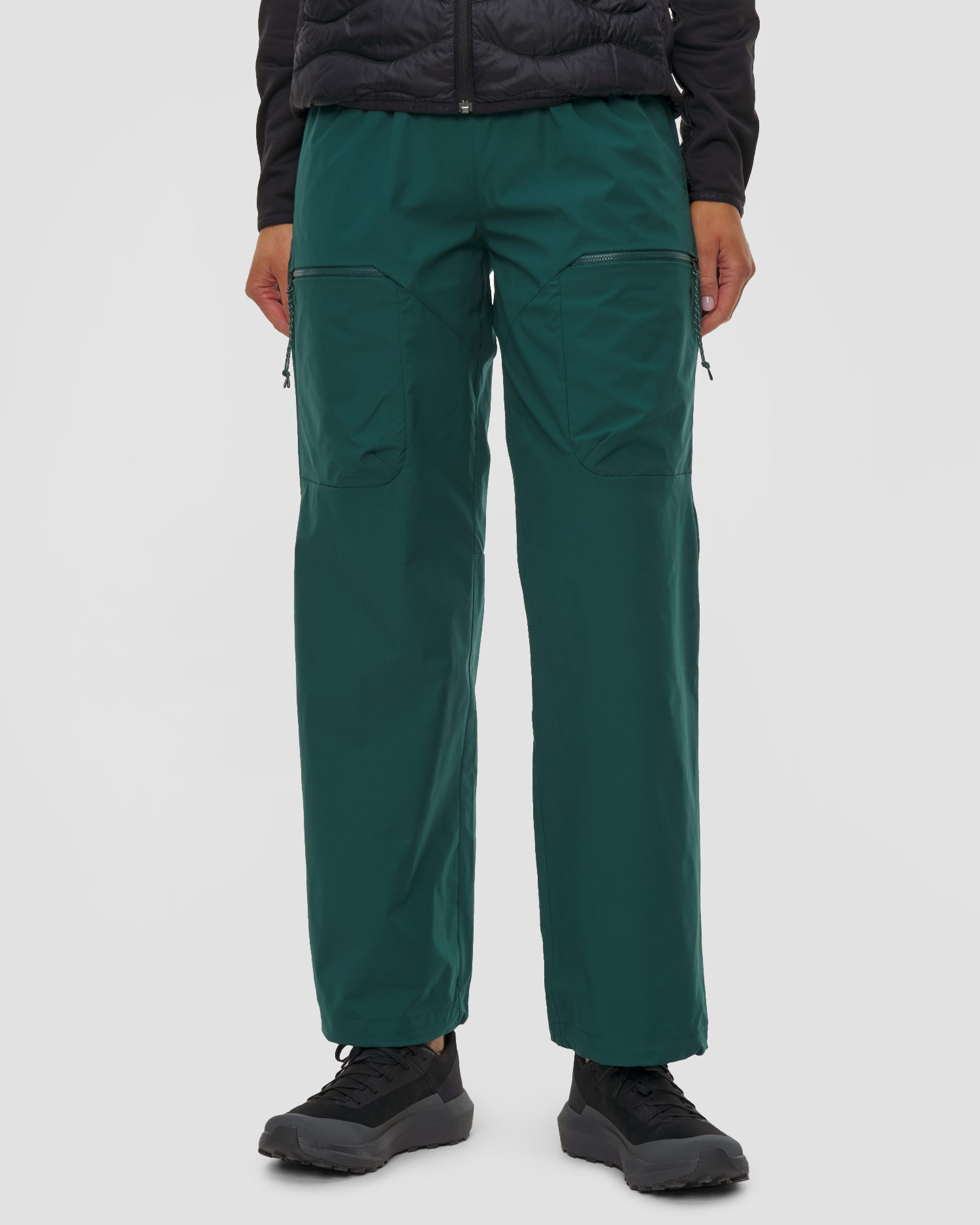 Pantaloni da trekking da donna Peak Performance W Outdoor Cargo Pants verdi