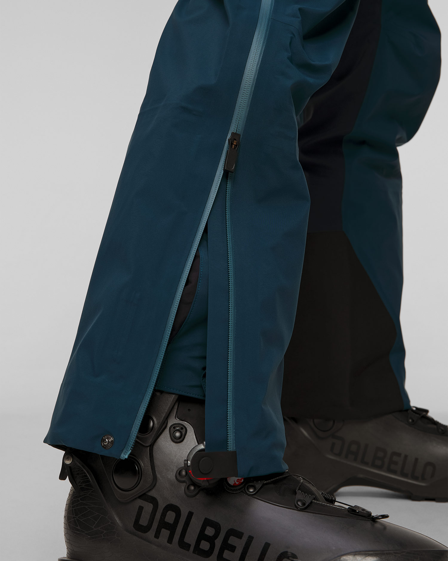Hardshellové skitouringové kalhoty Peak Performance Vislight Gore-TEX 3L C-KNIT™