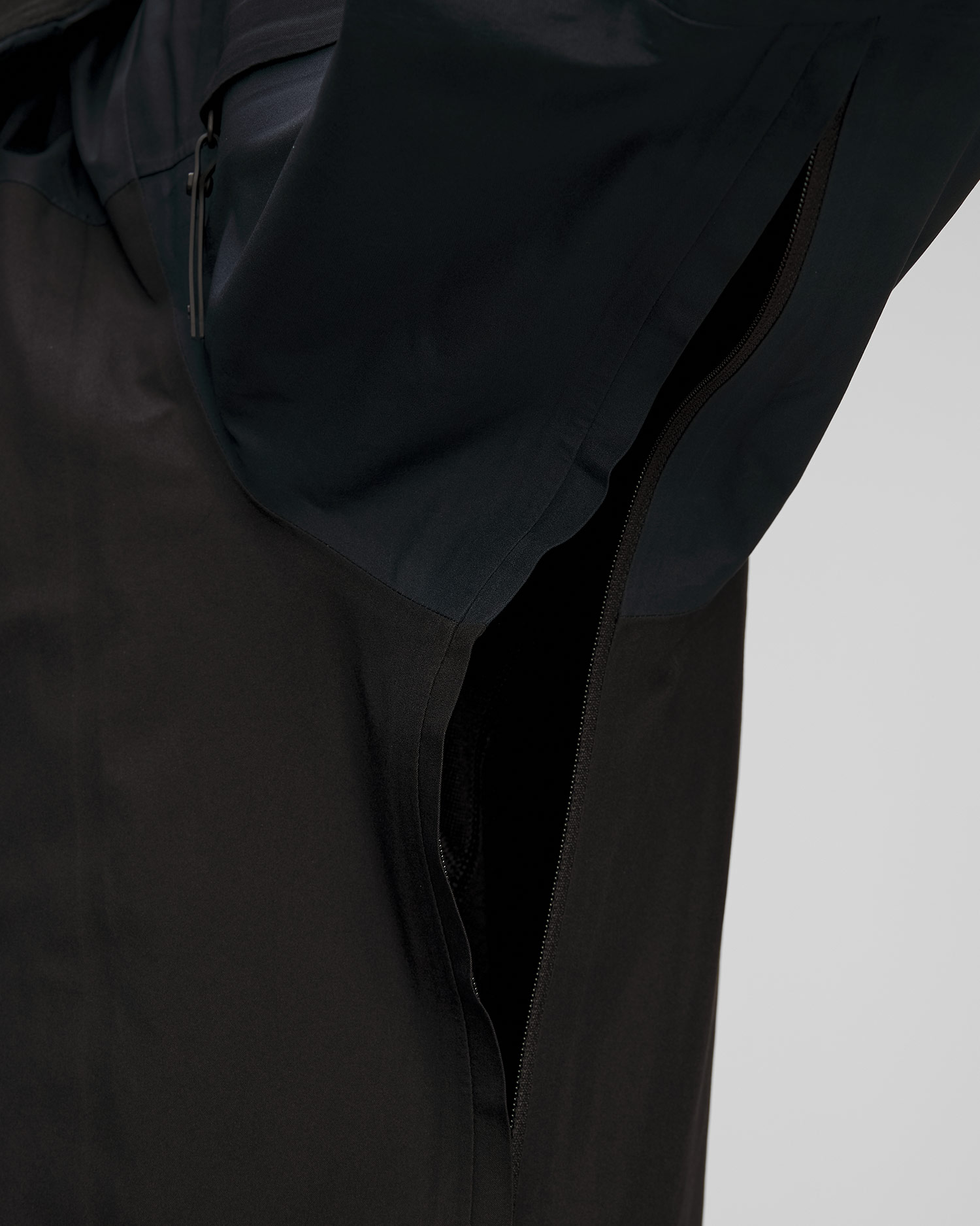 Černé pánské lyžařské kalhoty Peak Performance Gravity Gore-Tex 3L