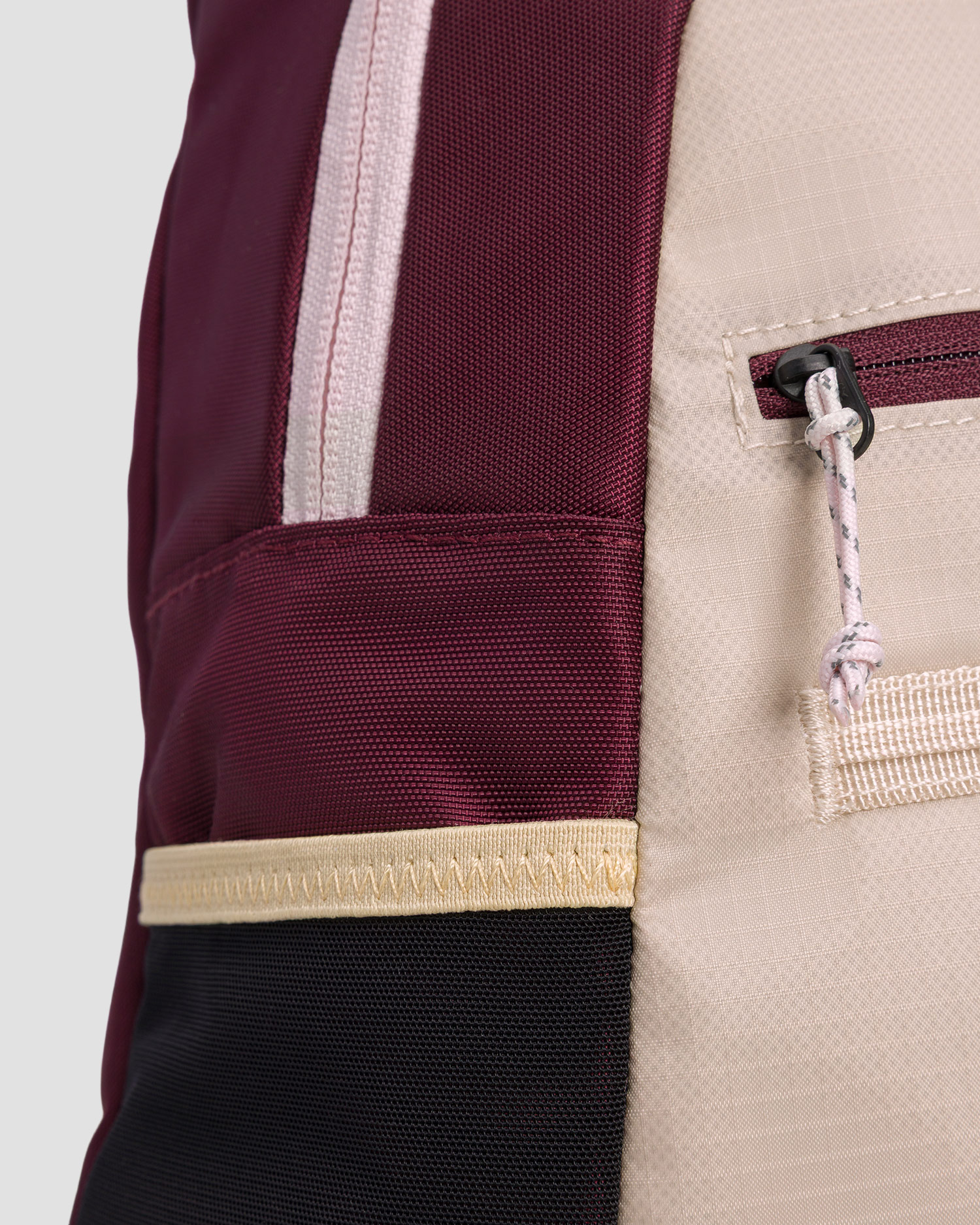 Plecak Peak Performance Outdoor Crossbody Bag 8,6L