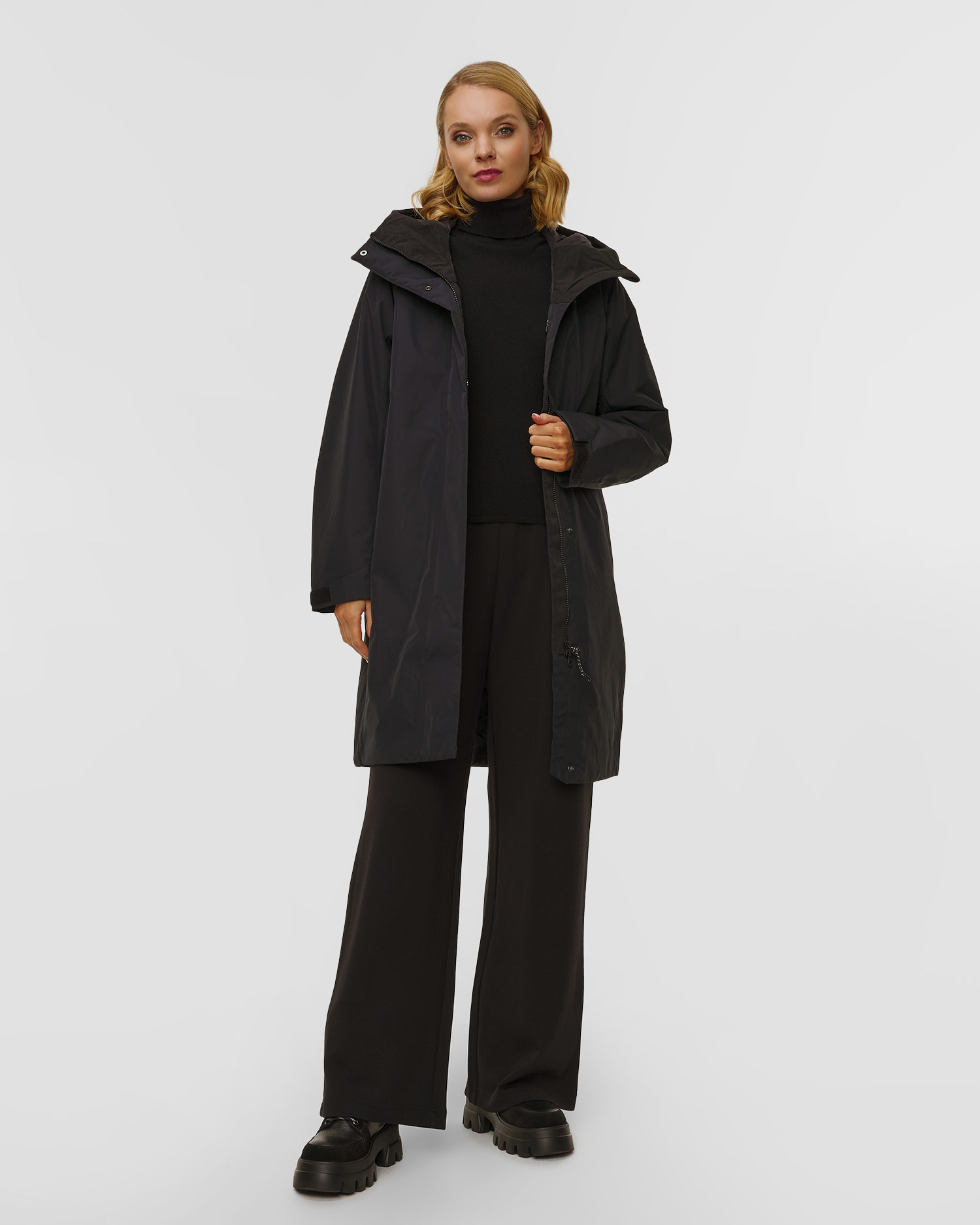 Peak Performance W Treeline Insulated Parka Damen-Regenmantel in Schwarz