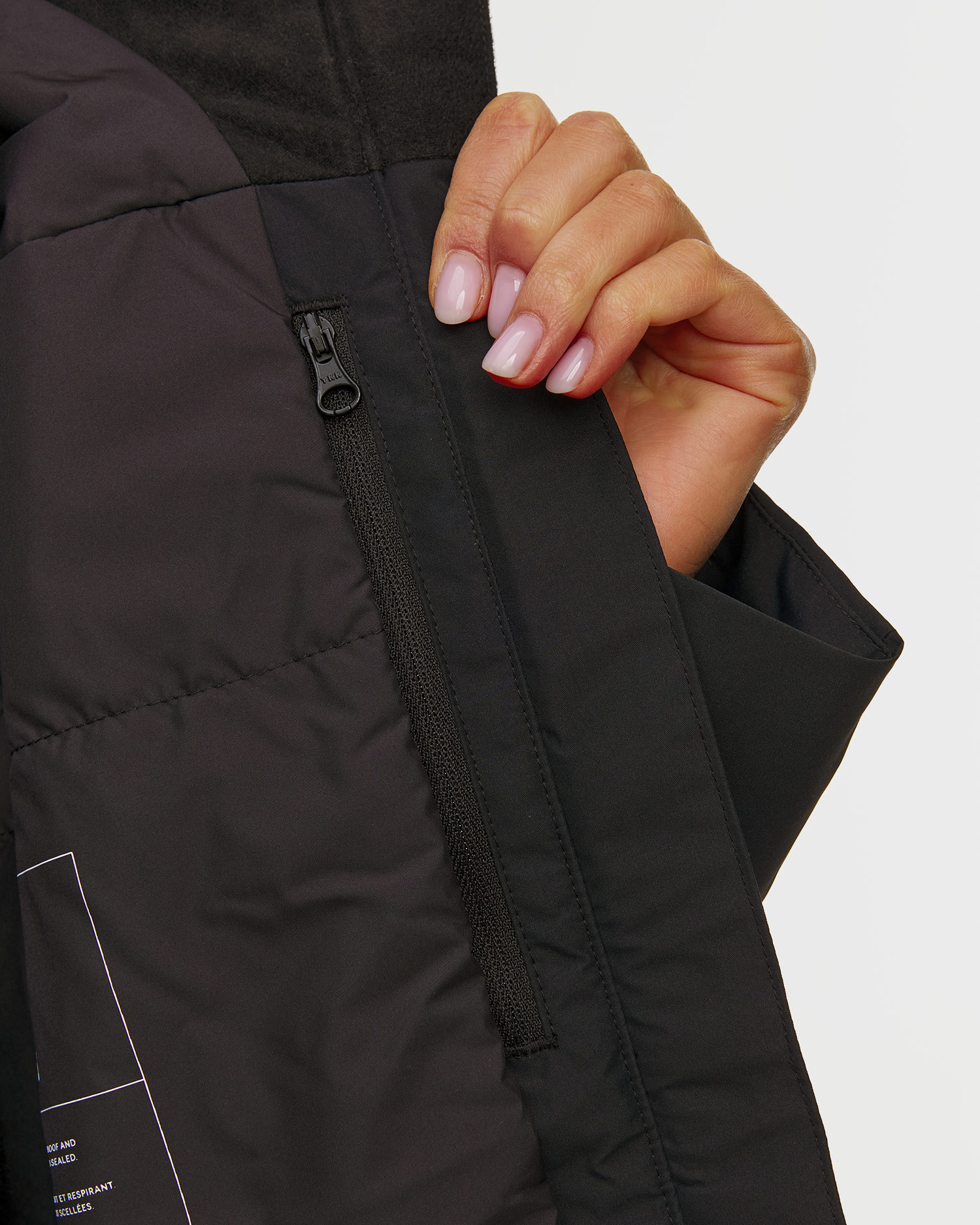 Peak Performance W Treeline Insulated Parka Damen-Regenmantel in Schwarz