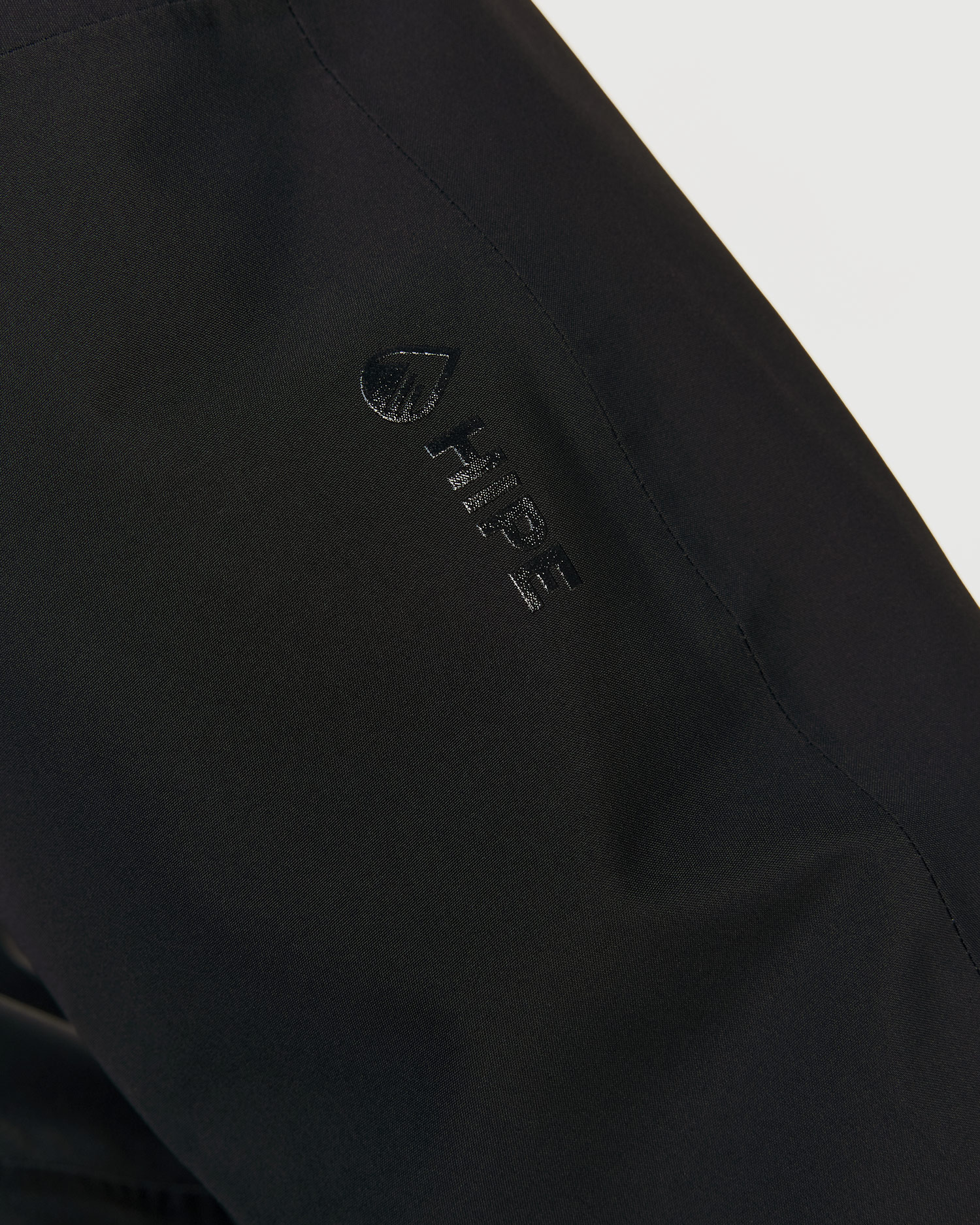 Peak Performance W Treeline Insulated Parka Damen-Regenmantel in Schwarz