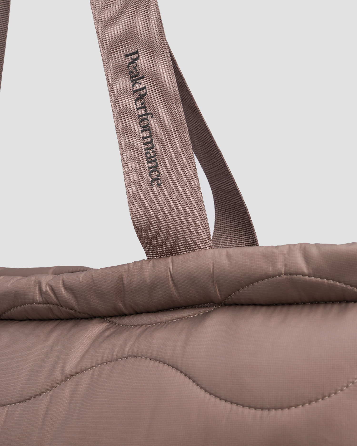 Taška Peak Performance Helium Tote Bag 30L béžová