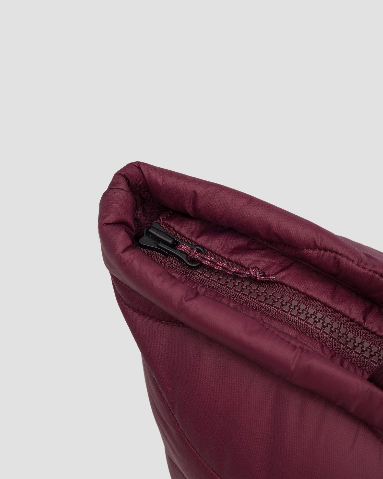 Geantă Peak Performance Helium Tote Bag 30L bordo
