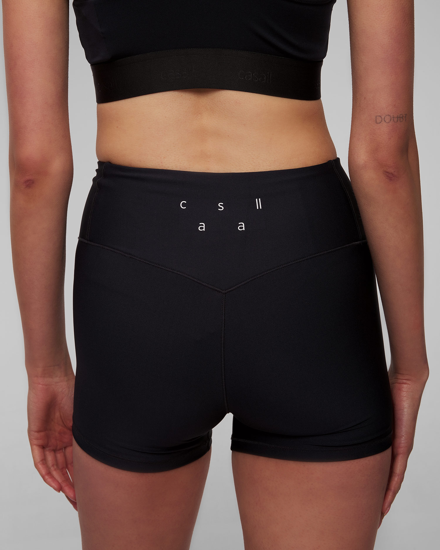 Černé dámské sportovní šortky s vysokým pasem Casall Ultra High Waist Hot Pant