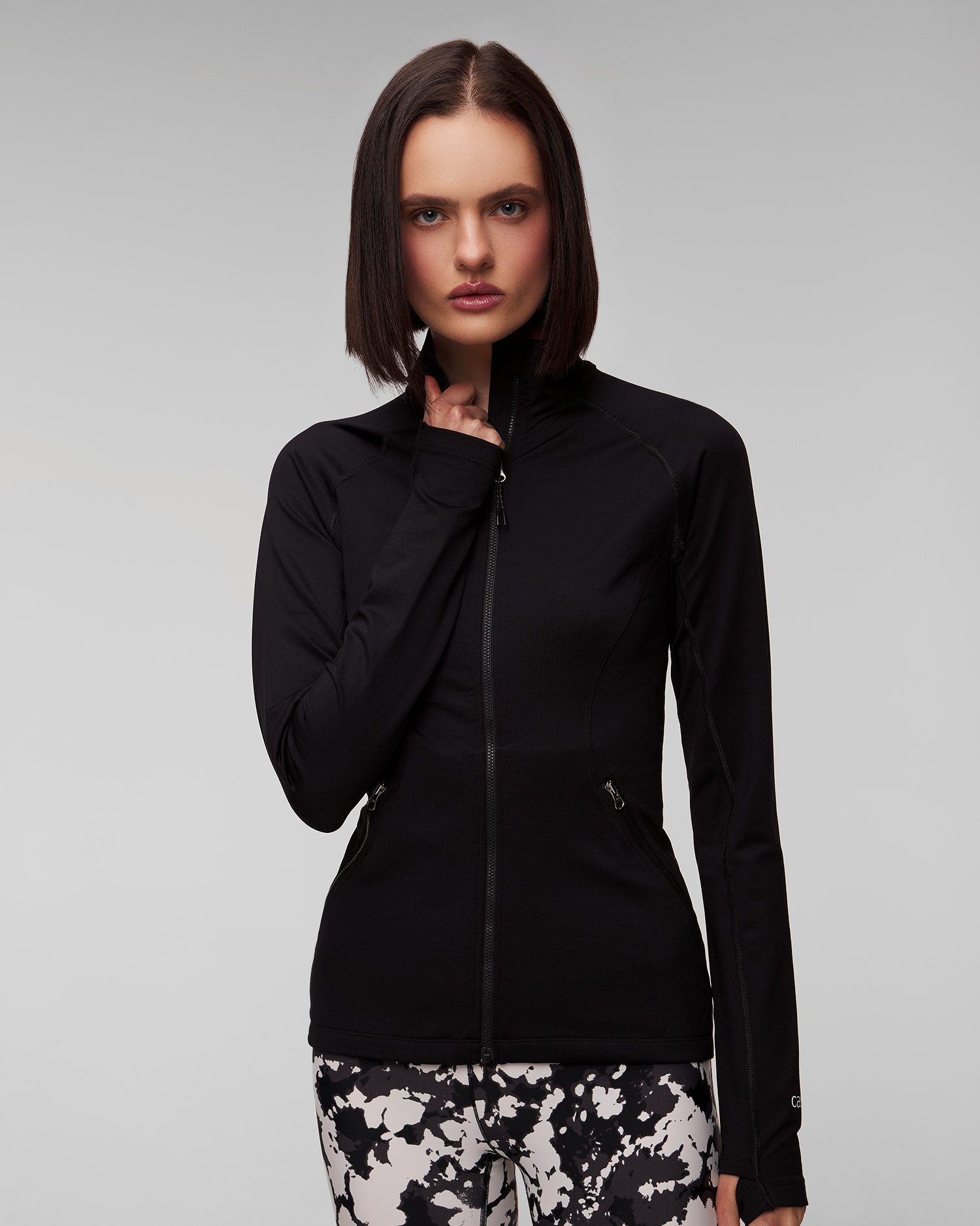 Dámska čierna softshellová bunda Casall Refine Training Jacket