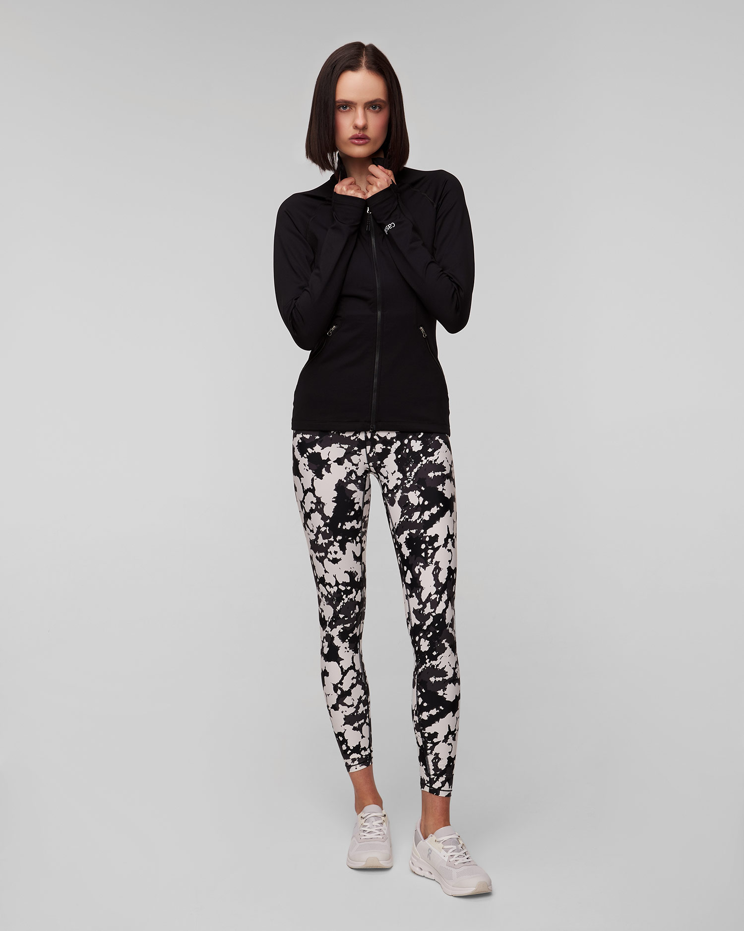 Dámska čierna softshellová bunda Casall Refine Training Jacket