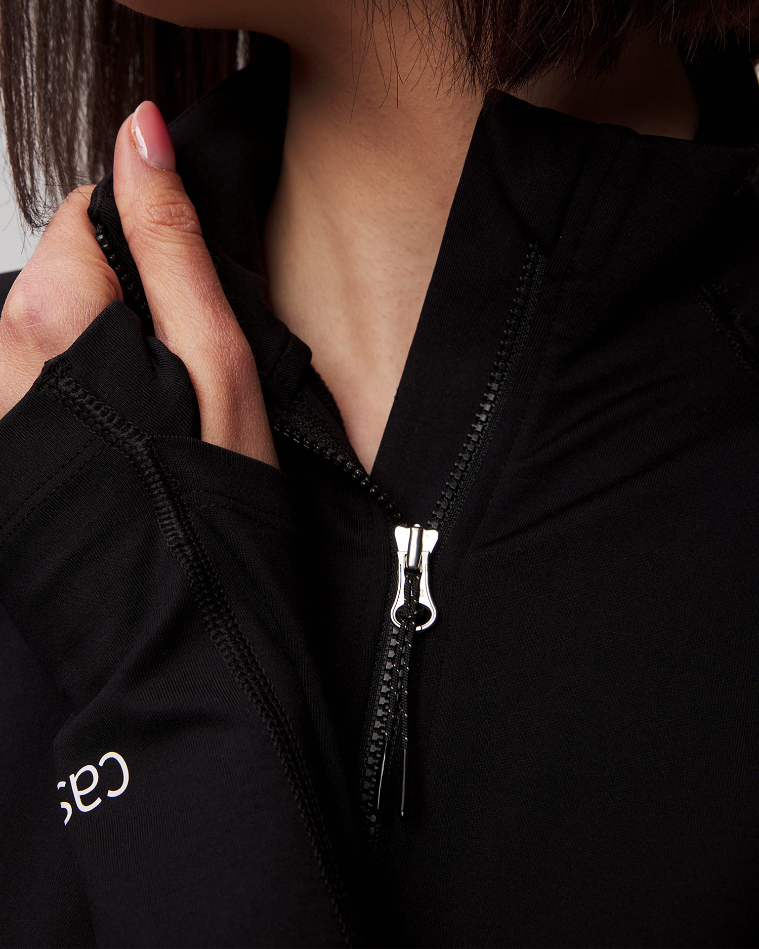 Dámska čierna softshellová bunda Casall Refine Training Jacket