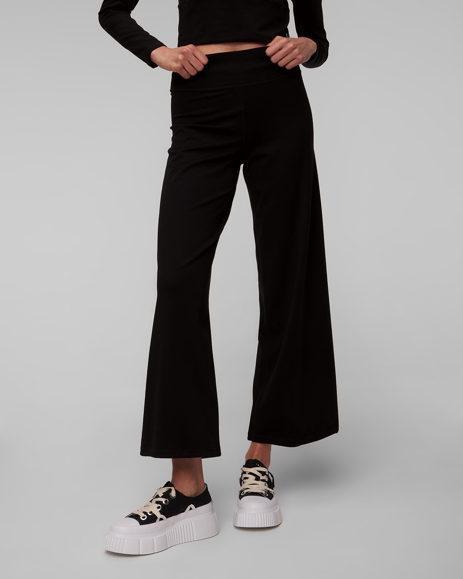Dámske čierne tréningové nohavice Casall Studio Pants