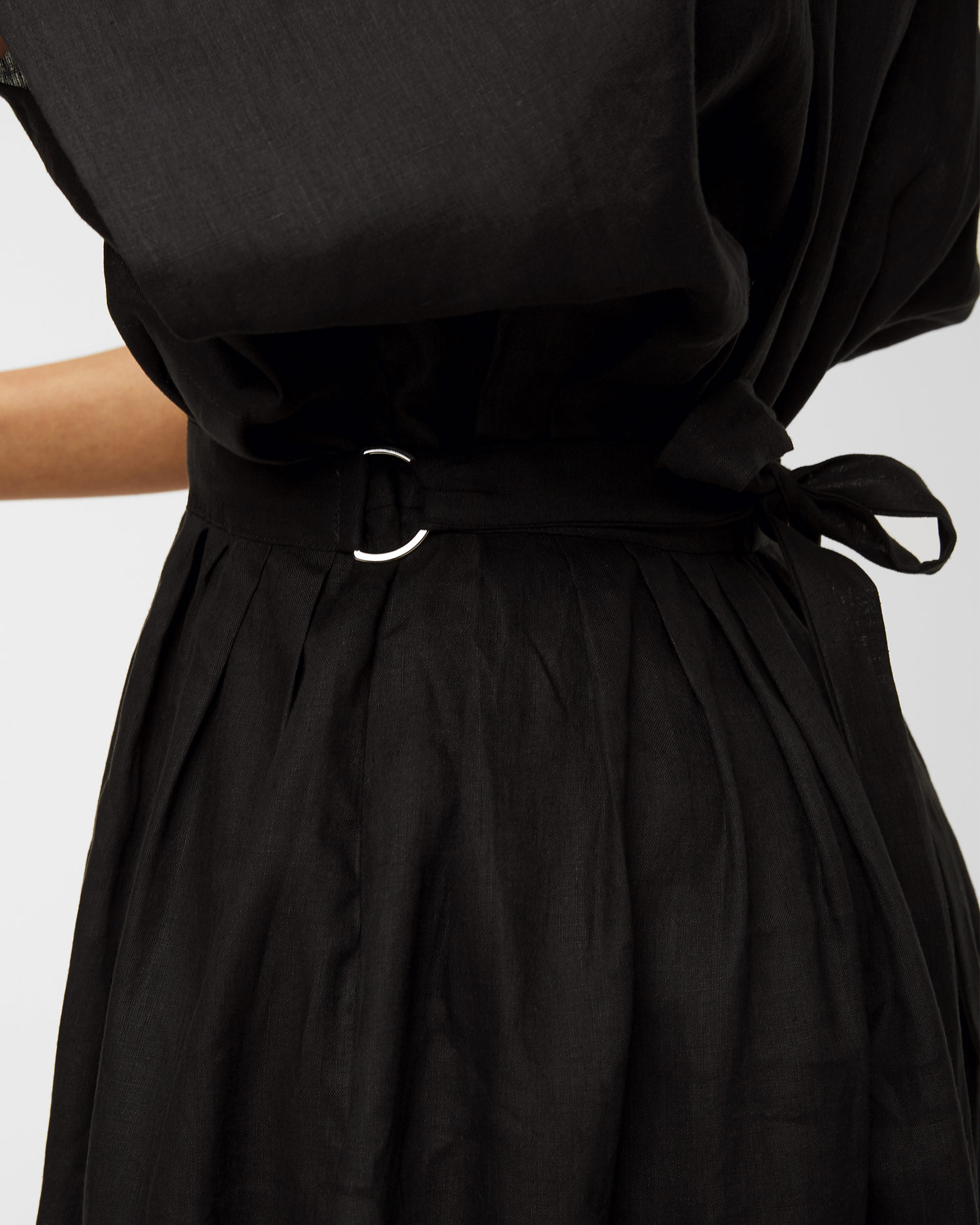 Kori Leinenkleid