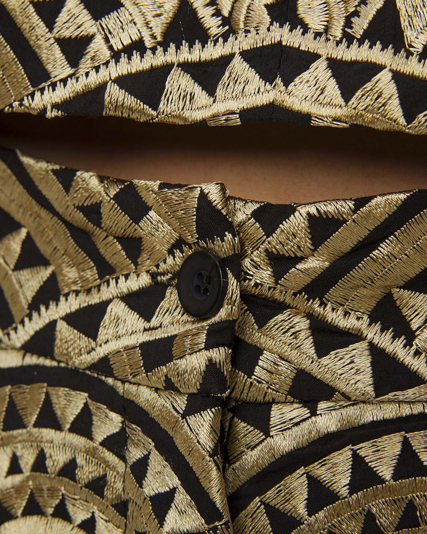 Pantaloni scurți cu broderie decorativă pentru femei Kori