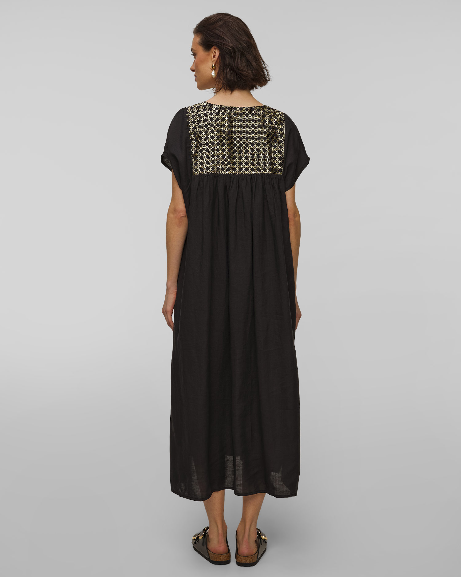 Czarna sukienka z ramii damska Kori