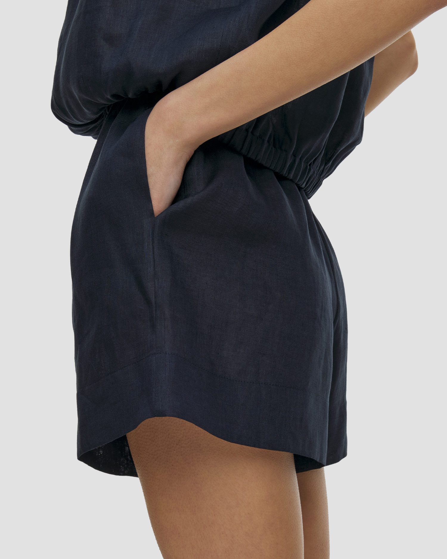 Short en lin bleu marine pour femmes Kori