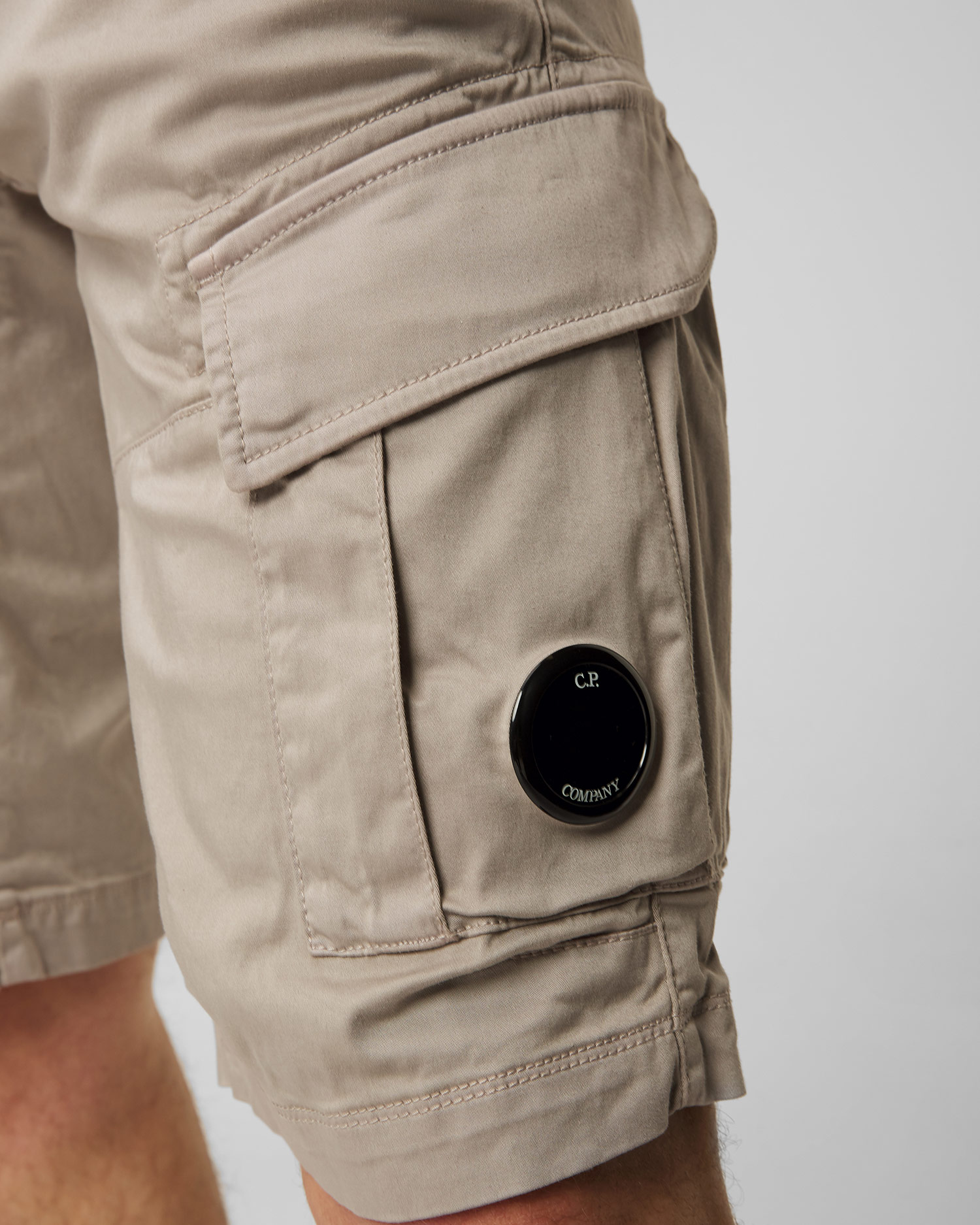 Pantaloni scurți gri pentru bărbați C.P. Company