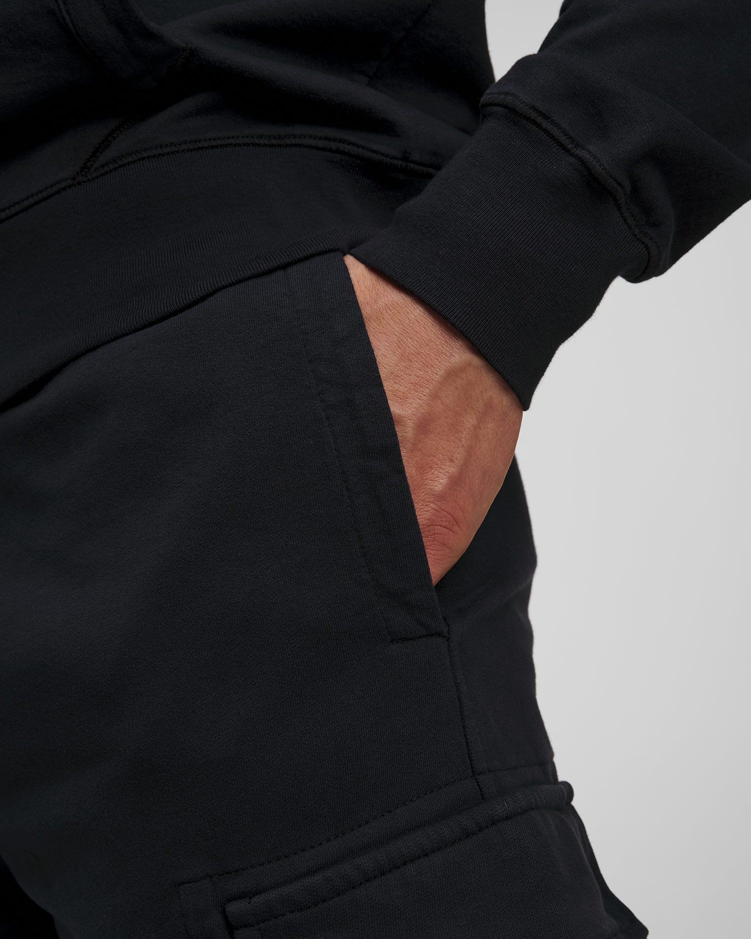 Pánské kraťasy C.P. Company Light Fleece Cargo Lens Shorts v Tmavě Modrém Barevném Odstínu