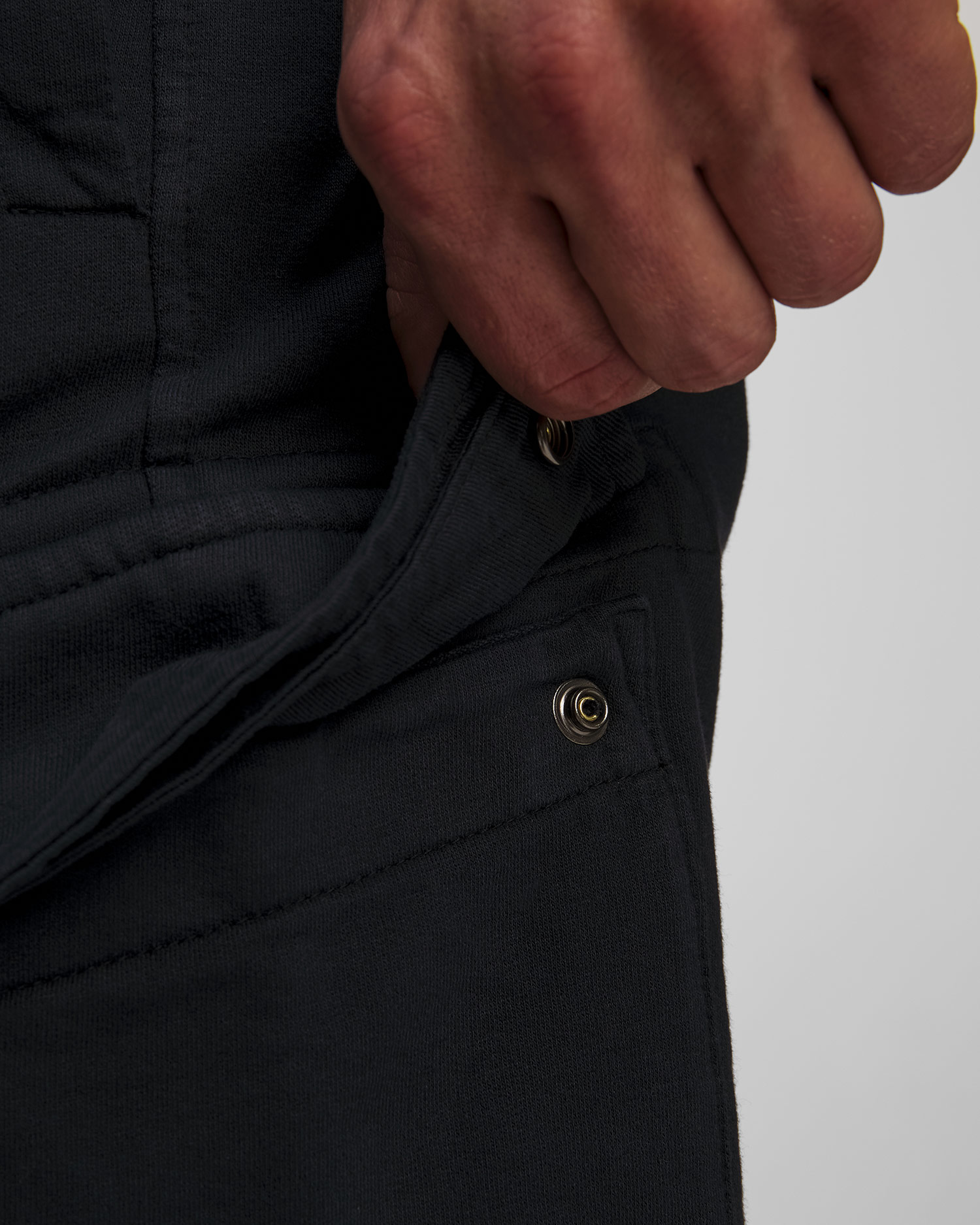 Pánské kraťasy C.P. Company Light Fleece Cargo Lens Shorts v Tmavě Modrém Barevném Odstínu