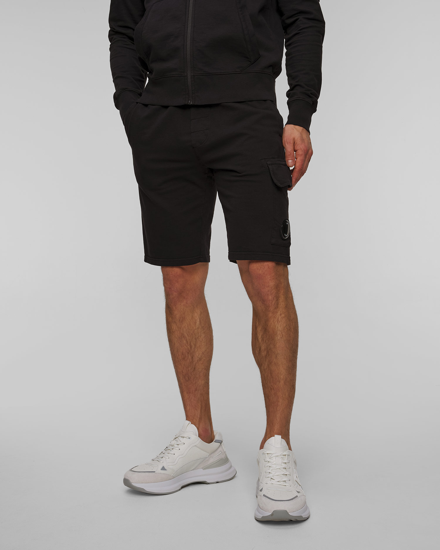 C.P. Company Light Fleece Cargo Lens Shorts Herrenshorts in Schwarz