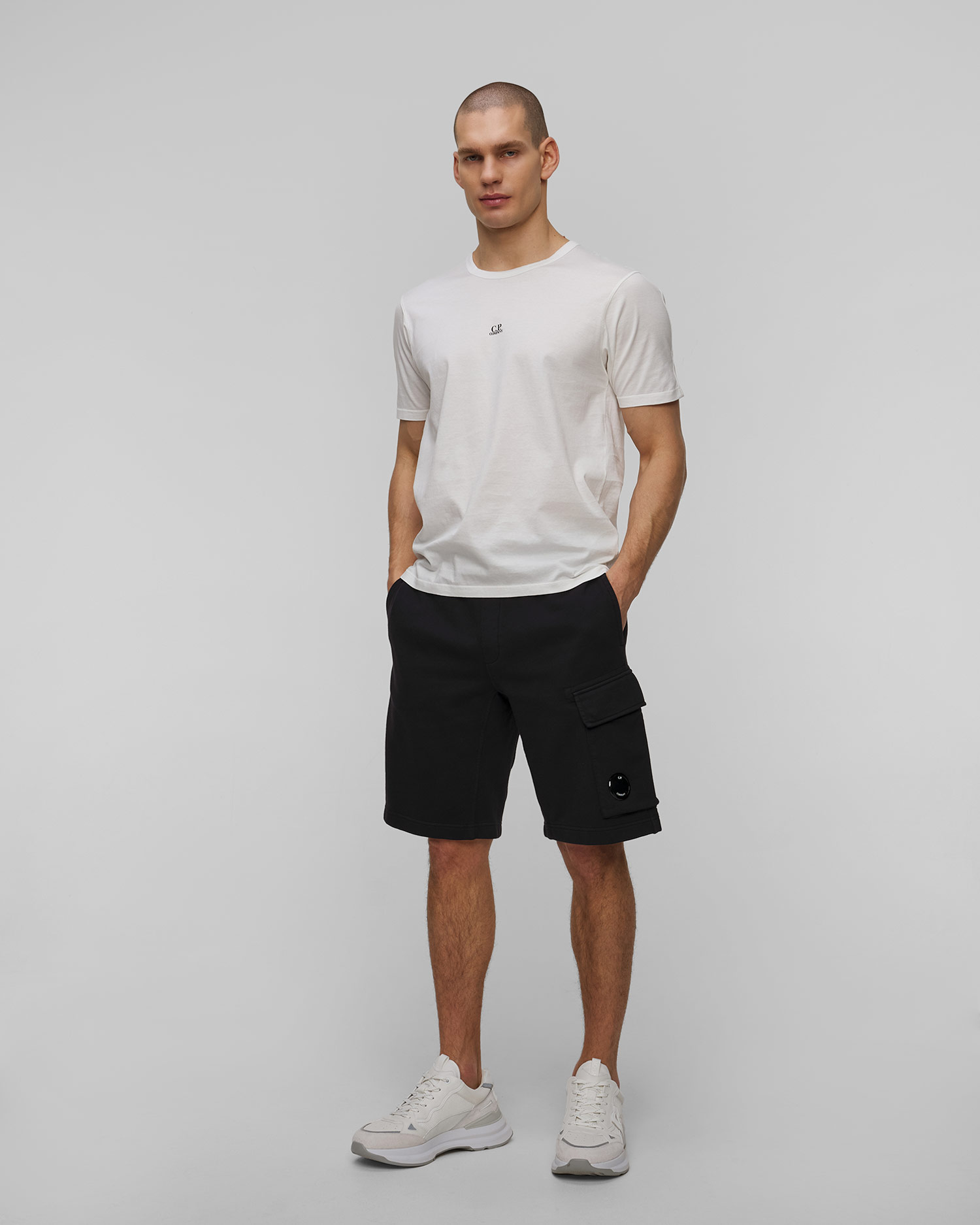 C.P. Company Cotton Diagonal Fleece Cargo Shorts Herrenshorts in Marineblau