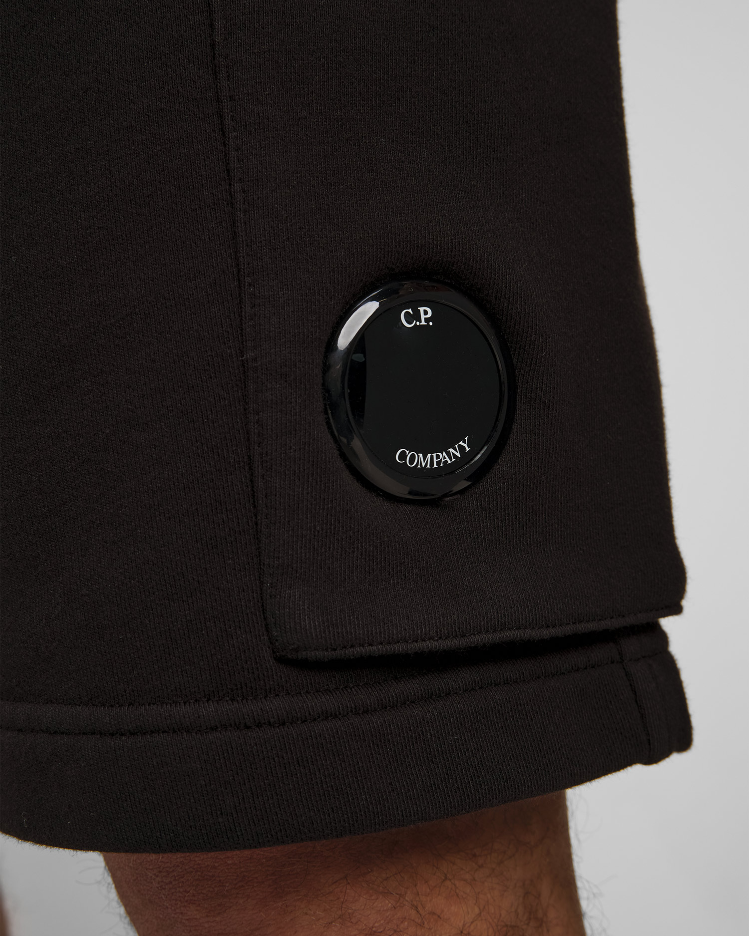 Pantaloni scurți pentru bărbați C.P. Company Cotton Diagonal Fleece Cargo Shorts negri