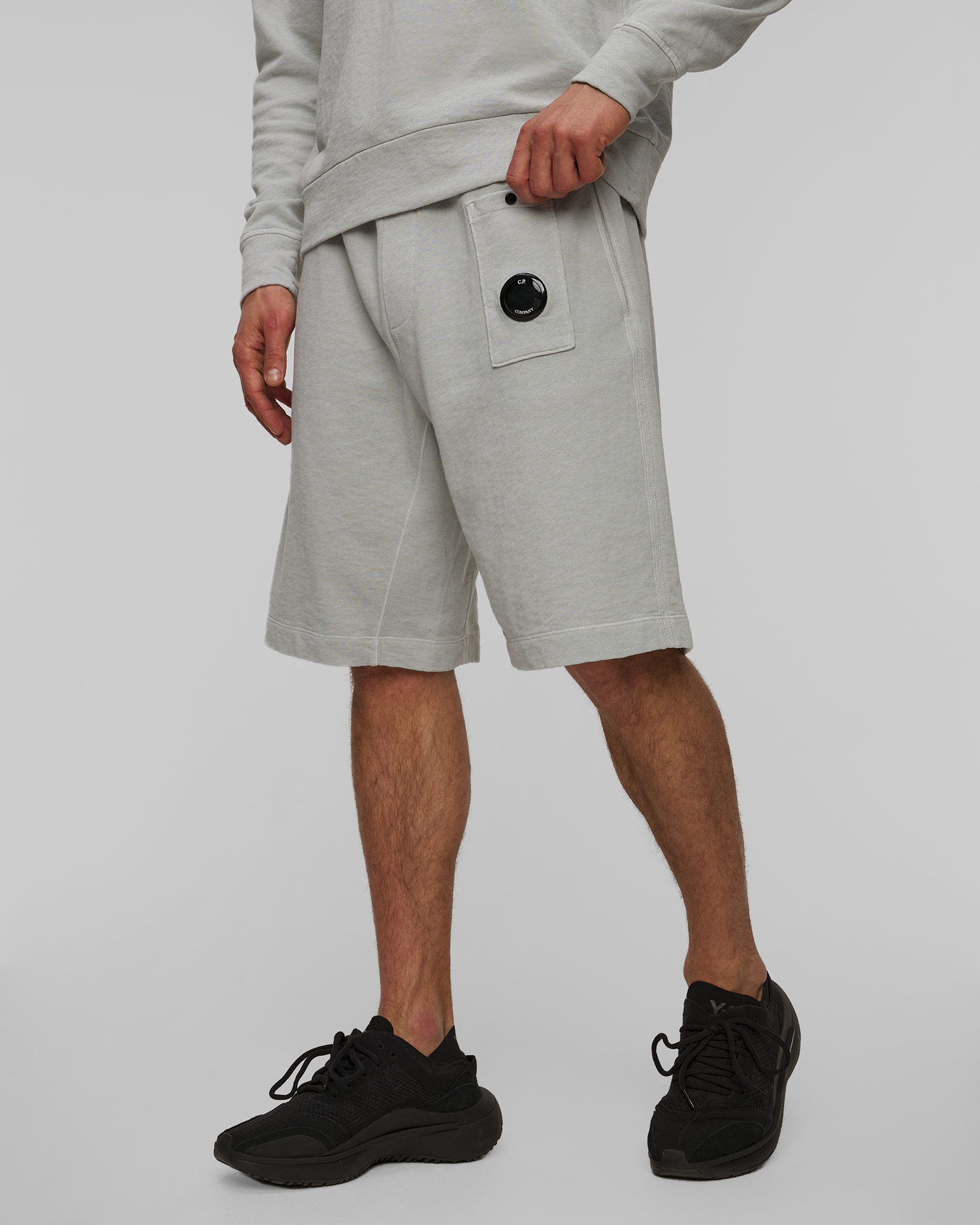 C.P. Company Malfile Fleece Shorts Herrenshorts in Grau