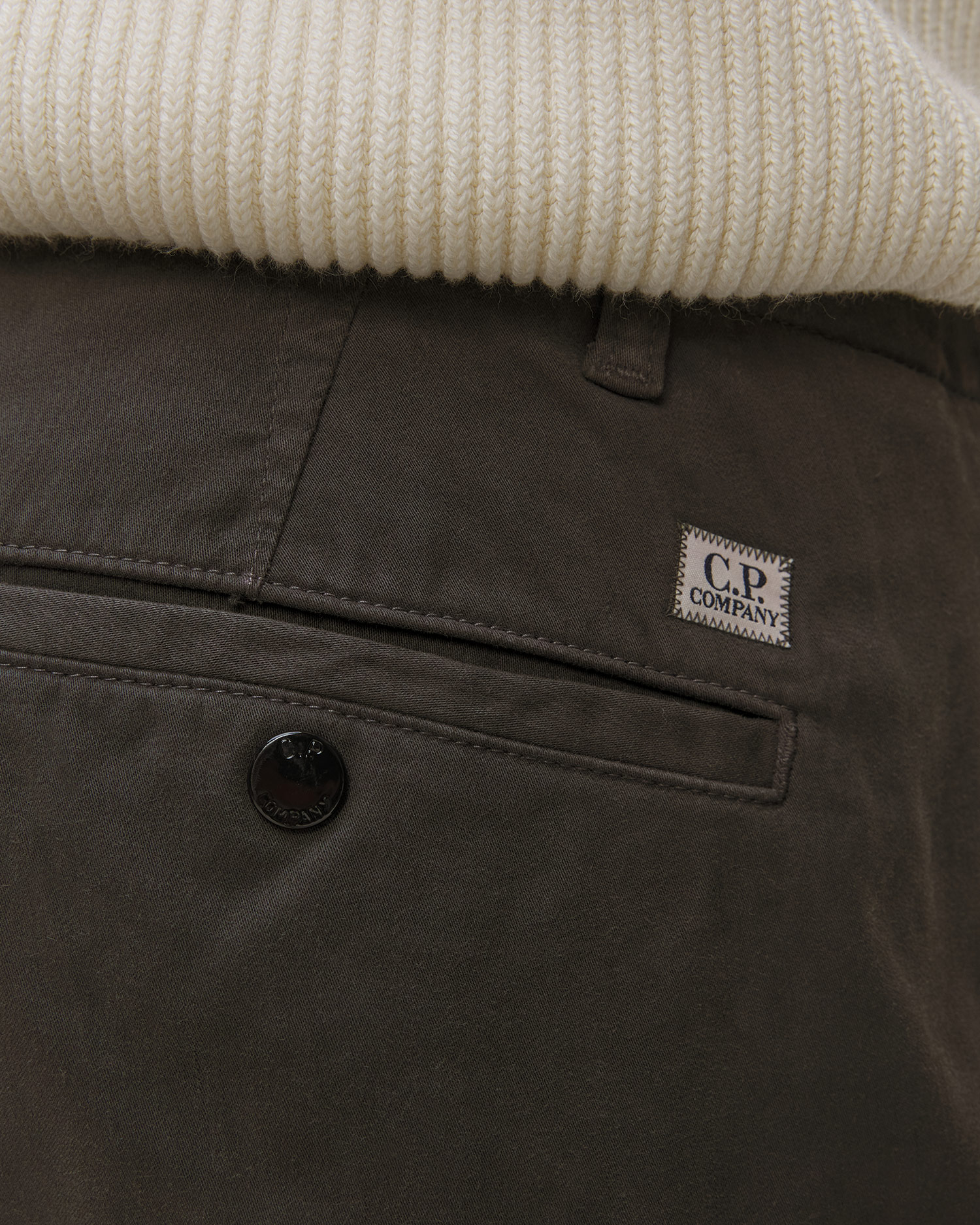 Pánske elastické saténové nohavice C.P. Company Ergonomic Cargo Pants sivé