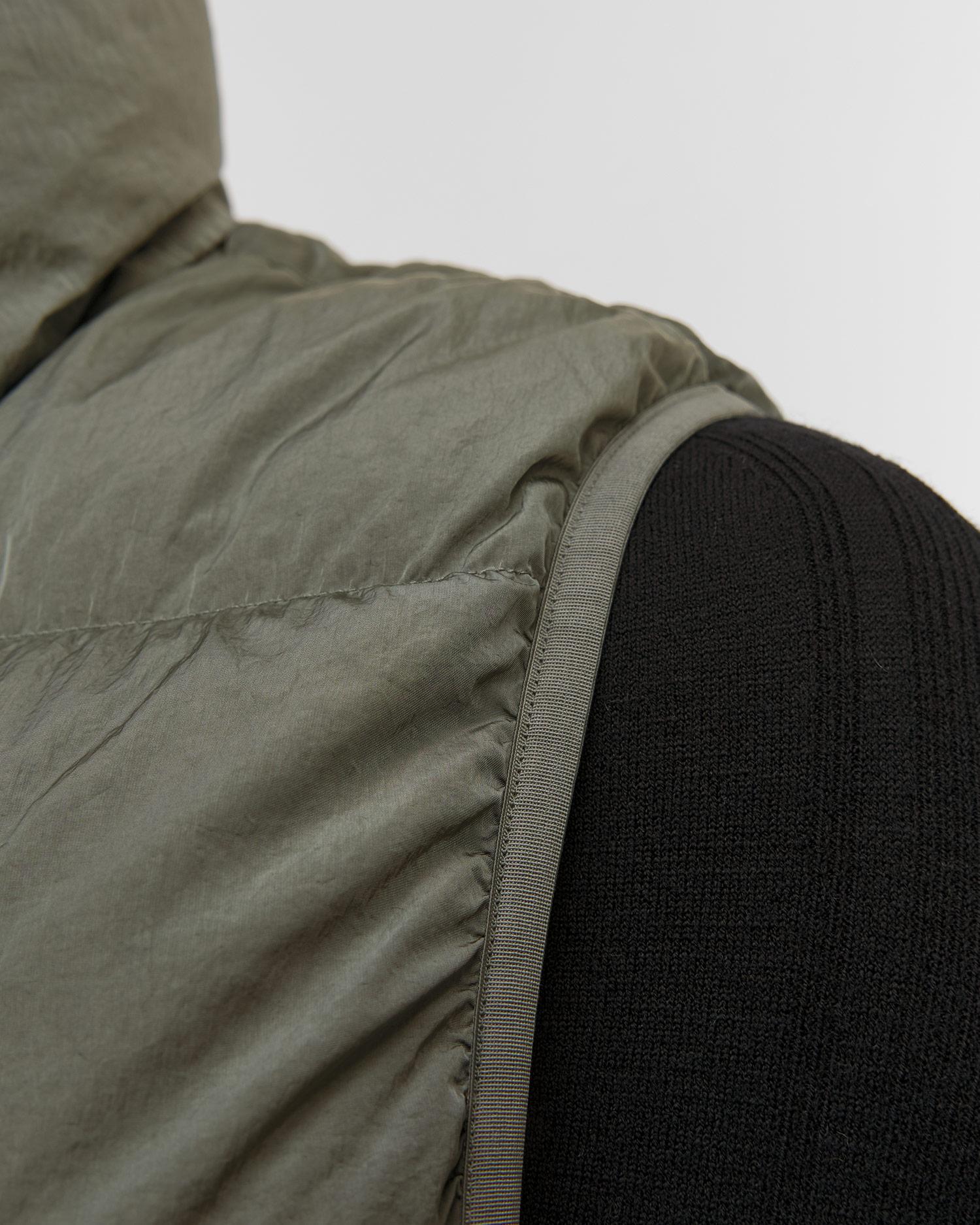 C.P. Company Chrome-R Turtleneck Vest Herrenweste in Grau