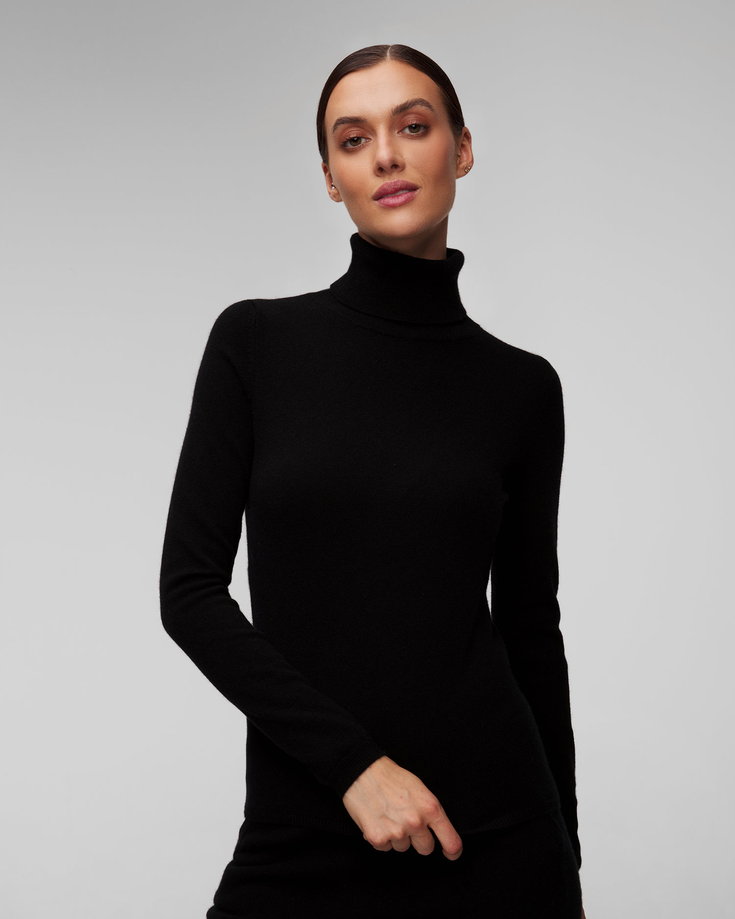 Women's black turtleneck jumper Allude
