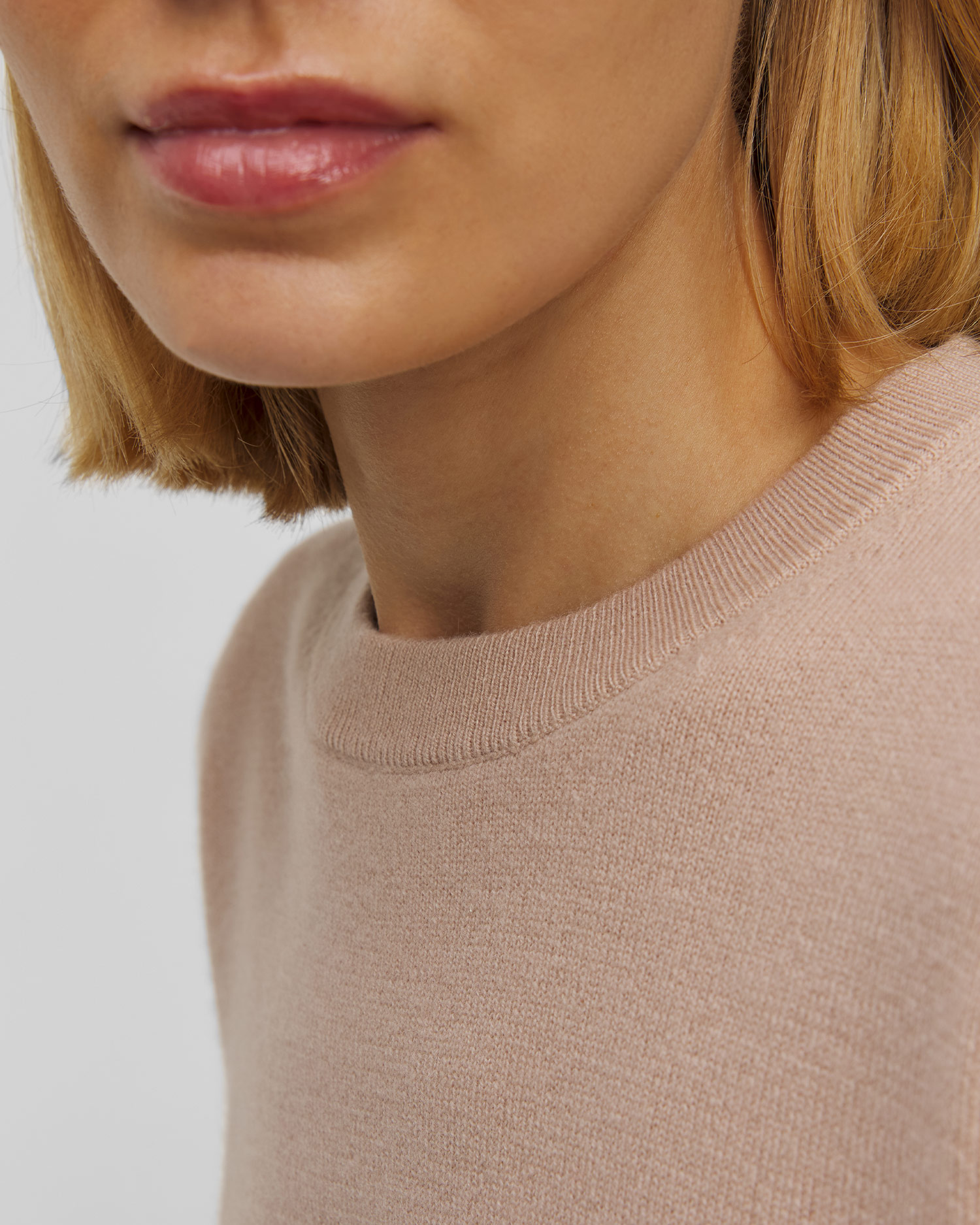 Beżowy sweter z kaszmiru damski Allude