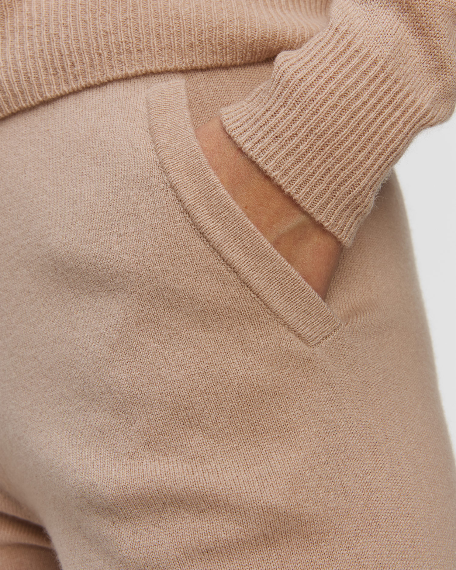 Pantaloni bej din cașmir pentru femei Allude