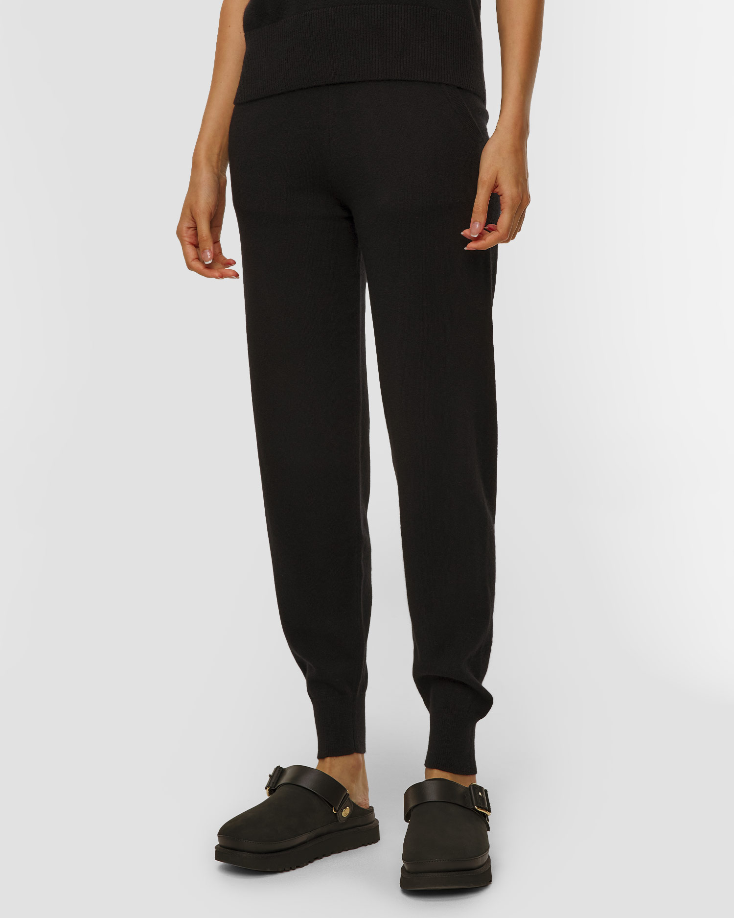 Dámske čierne kašmírové nohavice od Allude