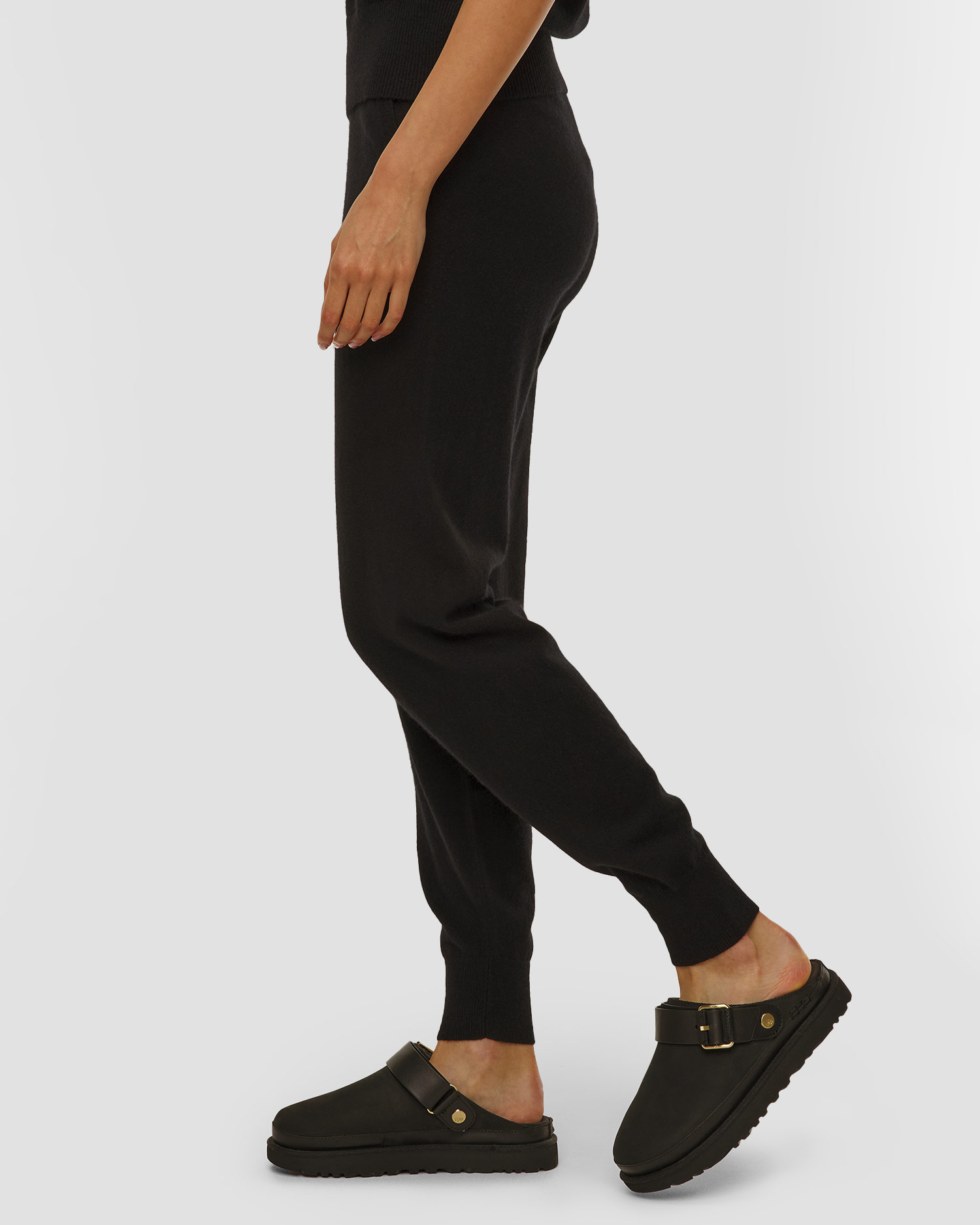 Dámske čierne kašmírové nohavice od Allude