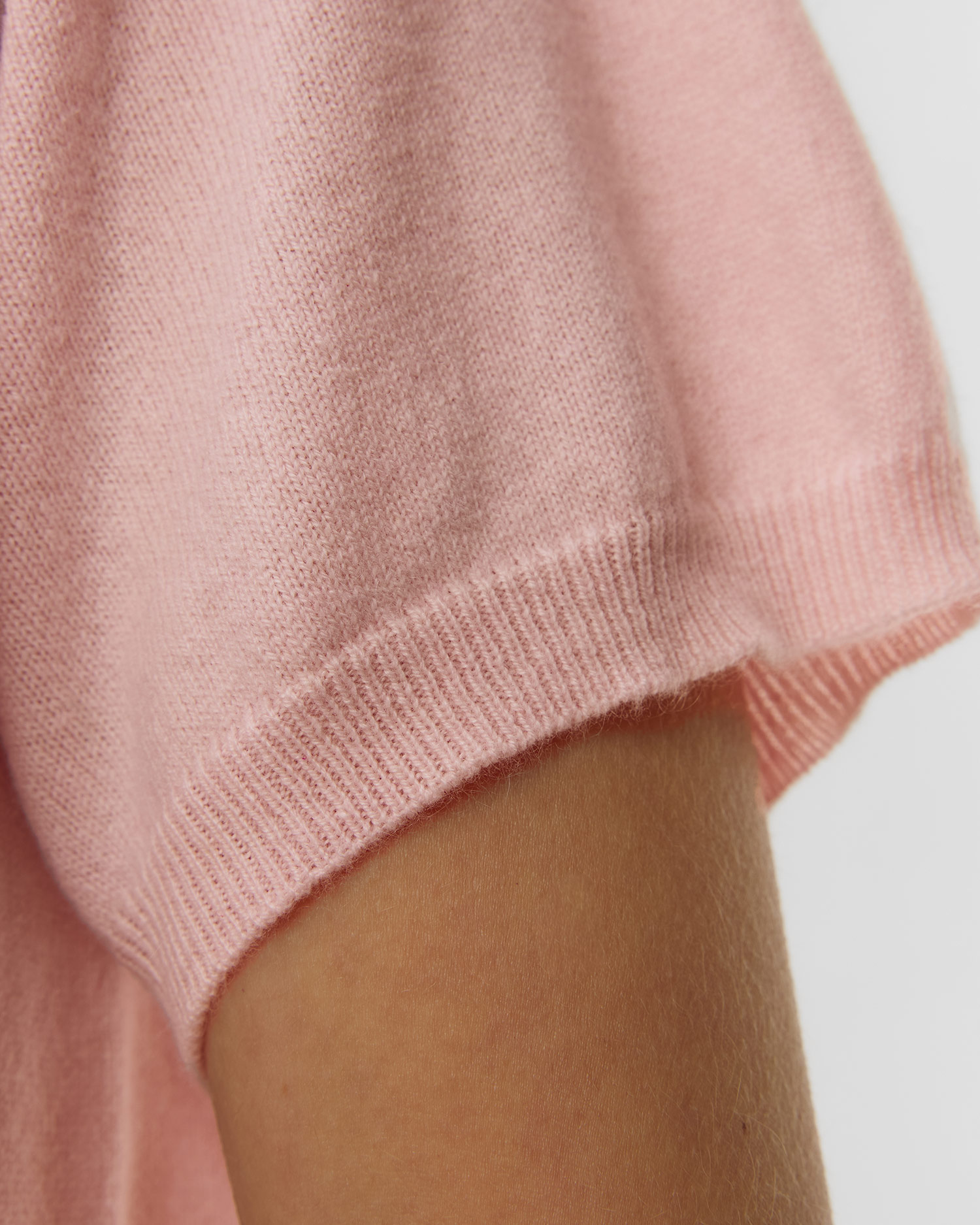 Różowy sweter kaszmirowy z krótkim rękawem damski Allude