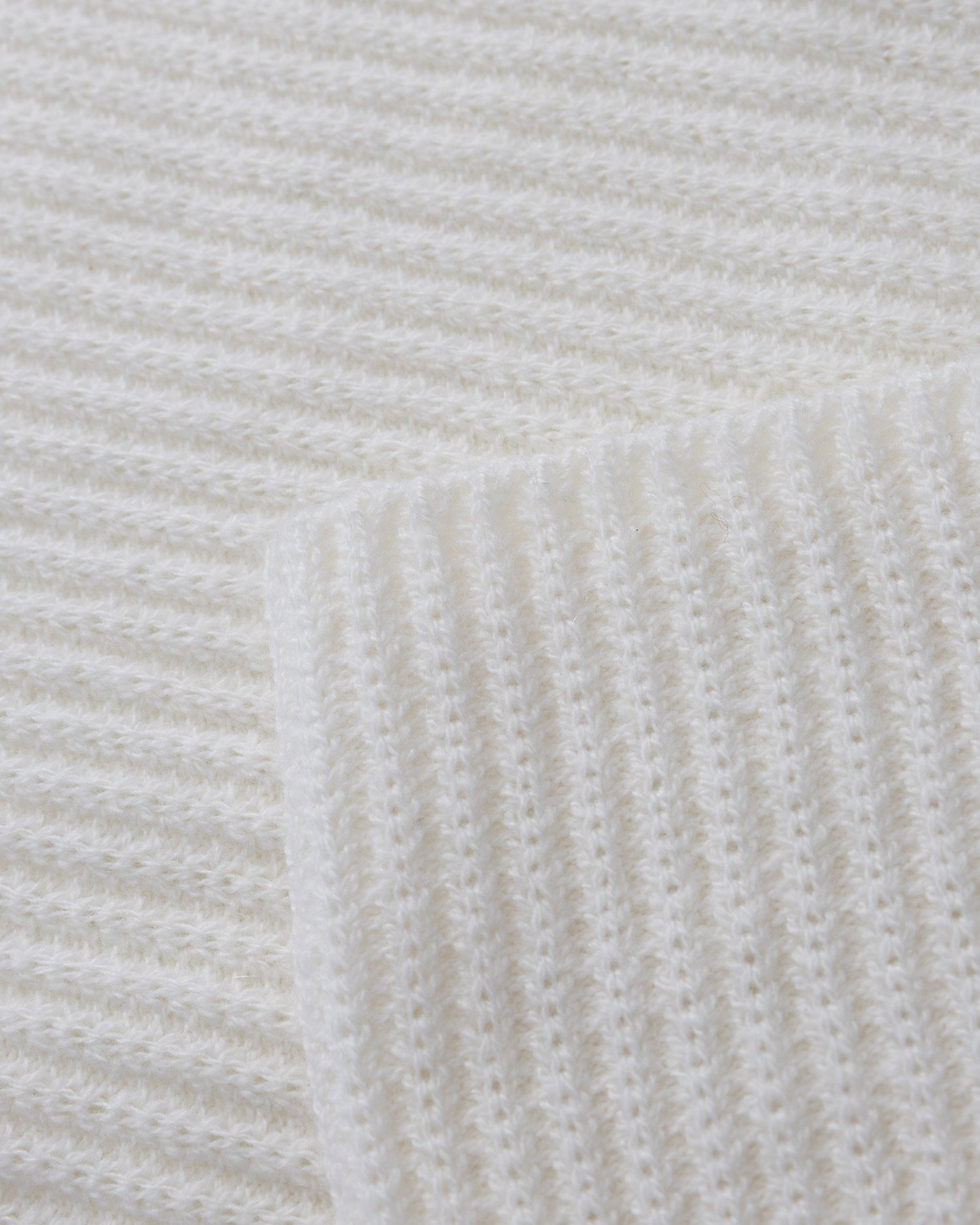 Women's white cashmere infinity scarf Allude