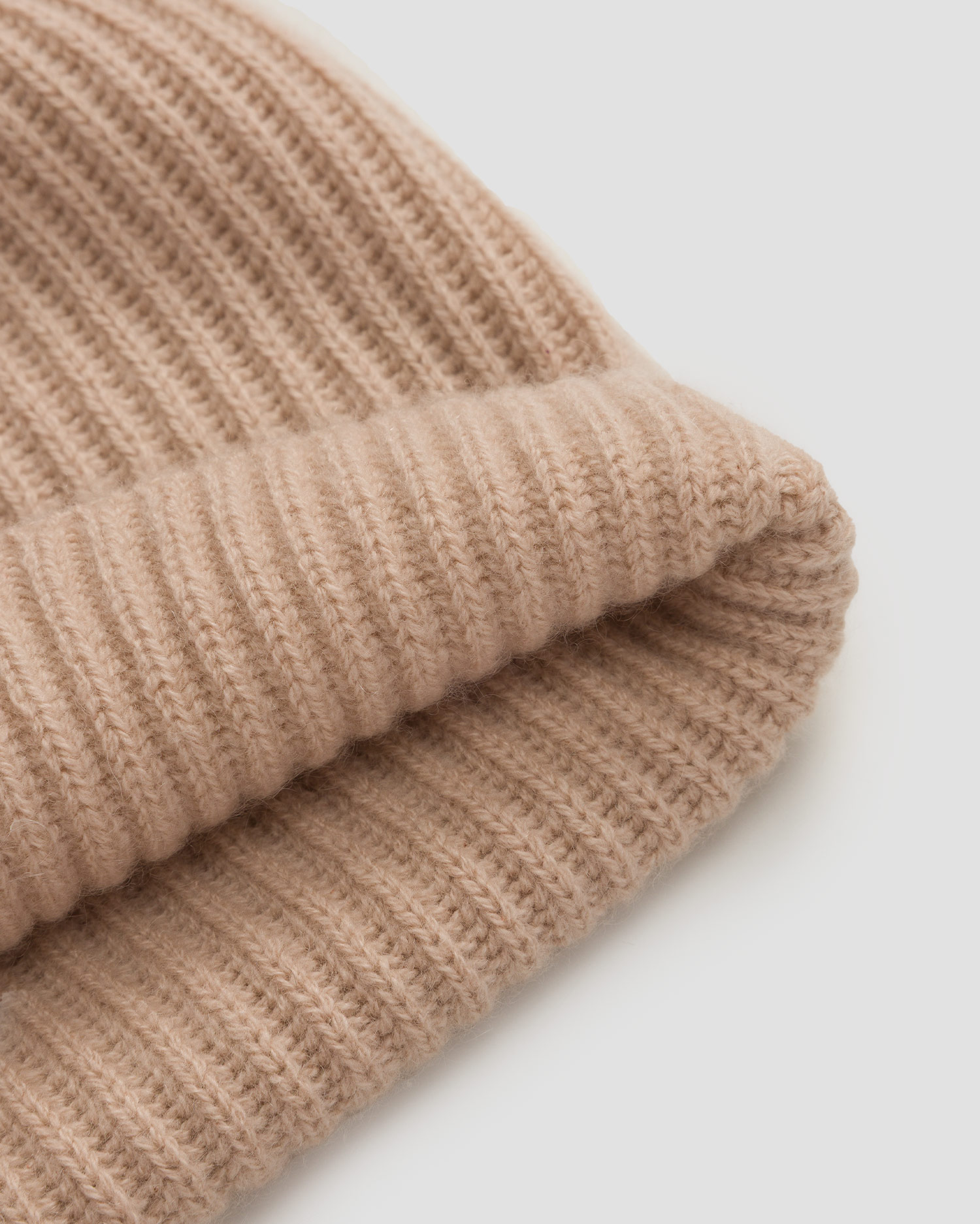 Beżowa czapka z kaszmiru damska Allude