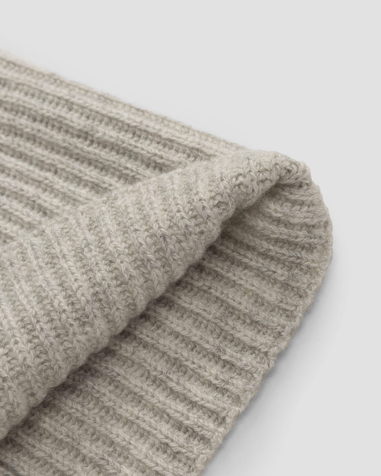 Jasnoszara czapka z kaszmiru damska Allude