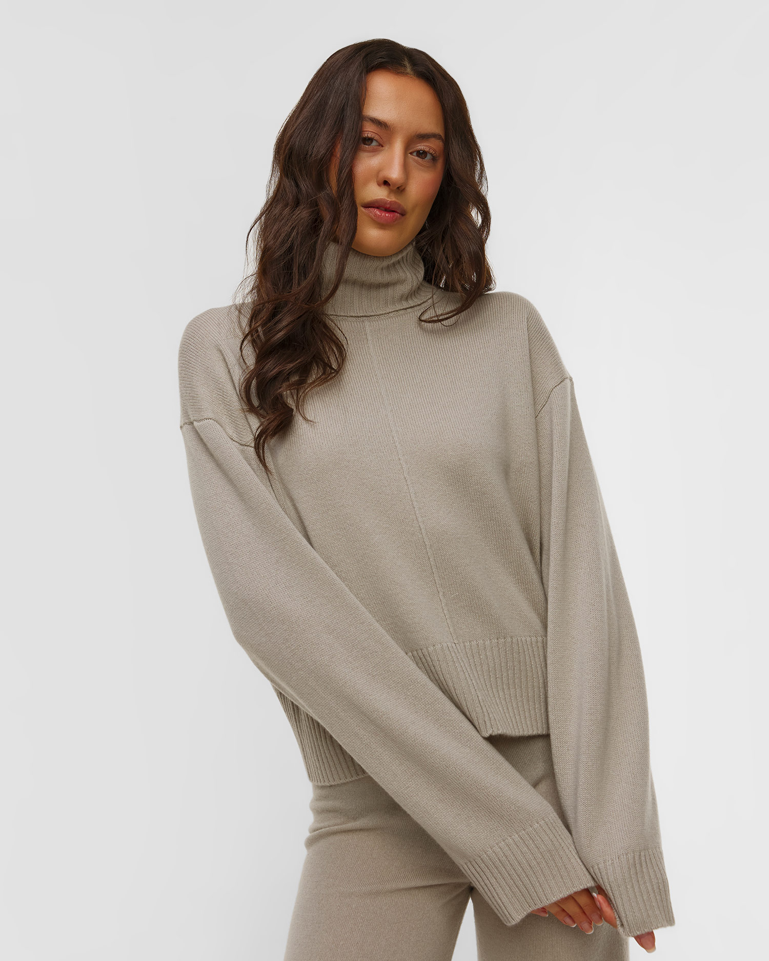 Sweter wełniano-kaszmirowy z golfem damski Allude