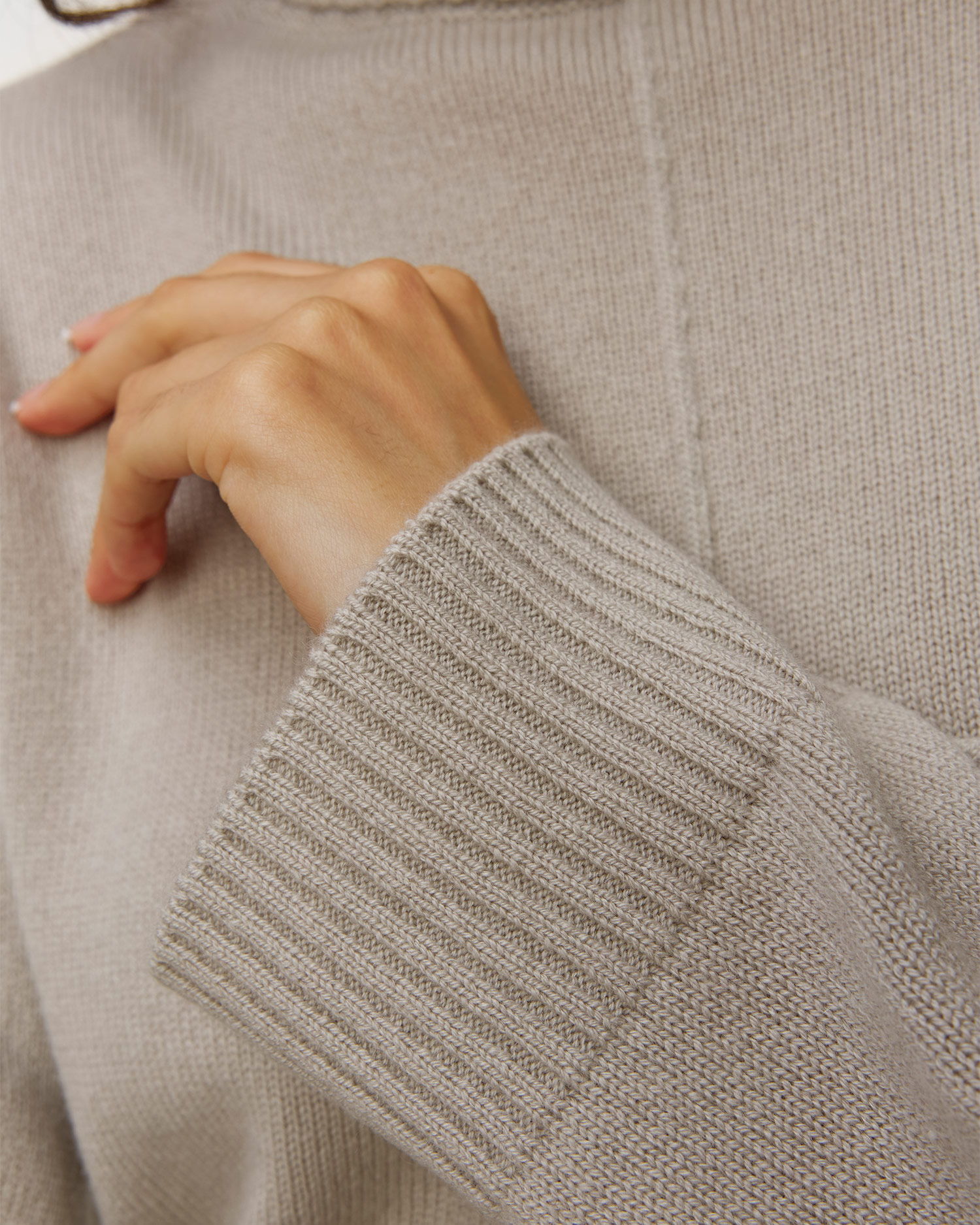 Sweter wełniano-kaszmirowy z golfem damski Allude