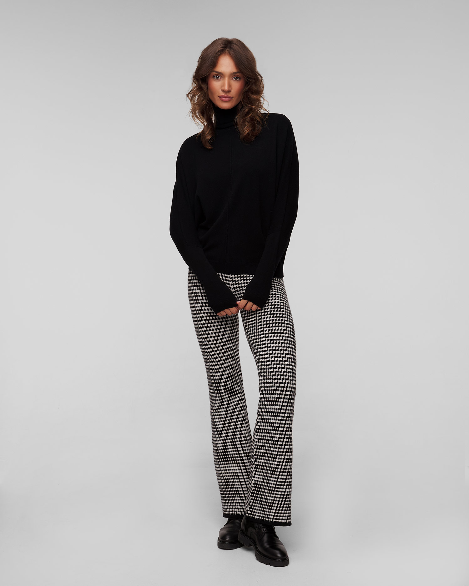 Women's woollen turtleneck Allude