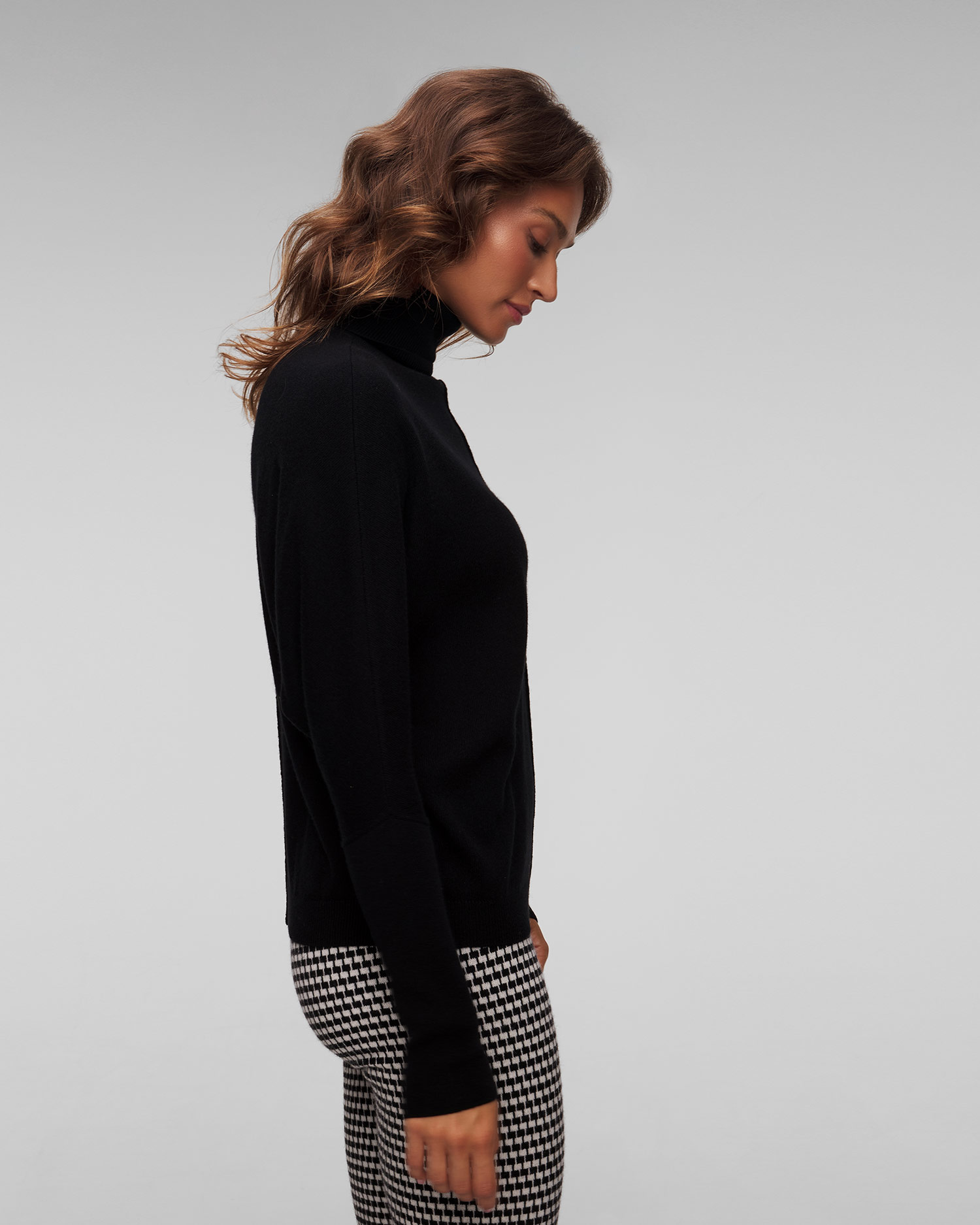 Women's woollen turtleneck Allude
