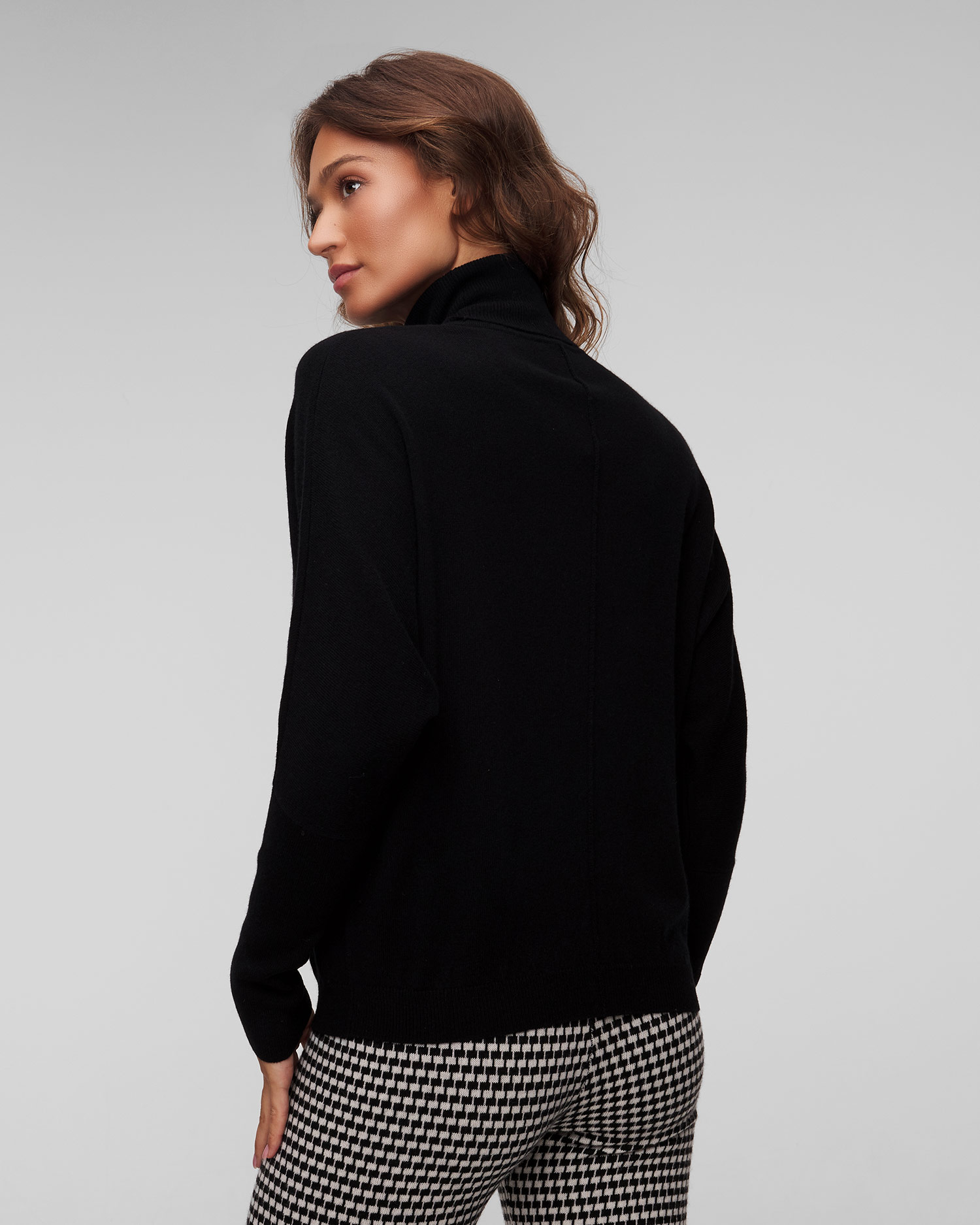 Women's woollen turtleneck Allude