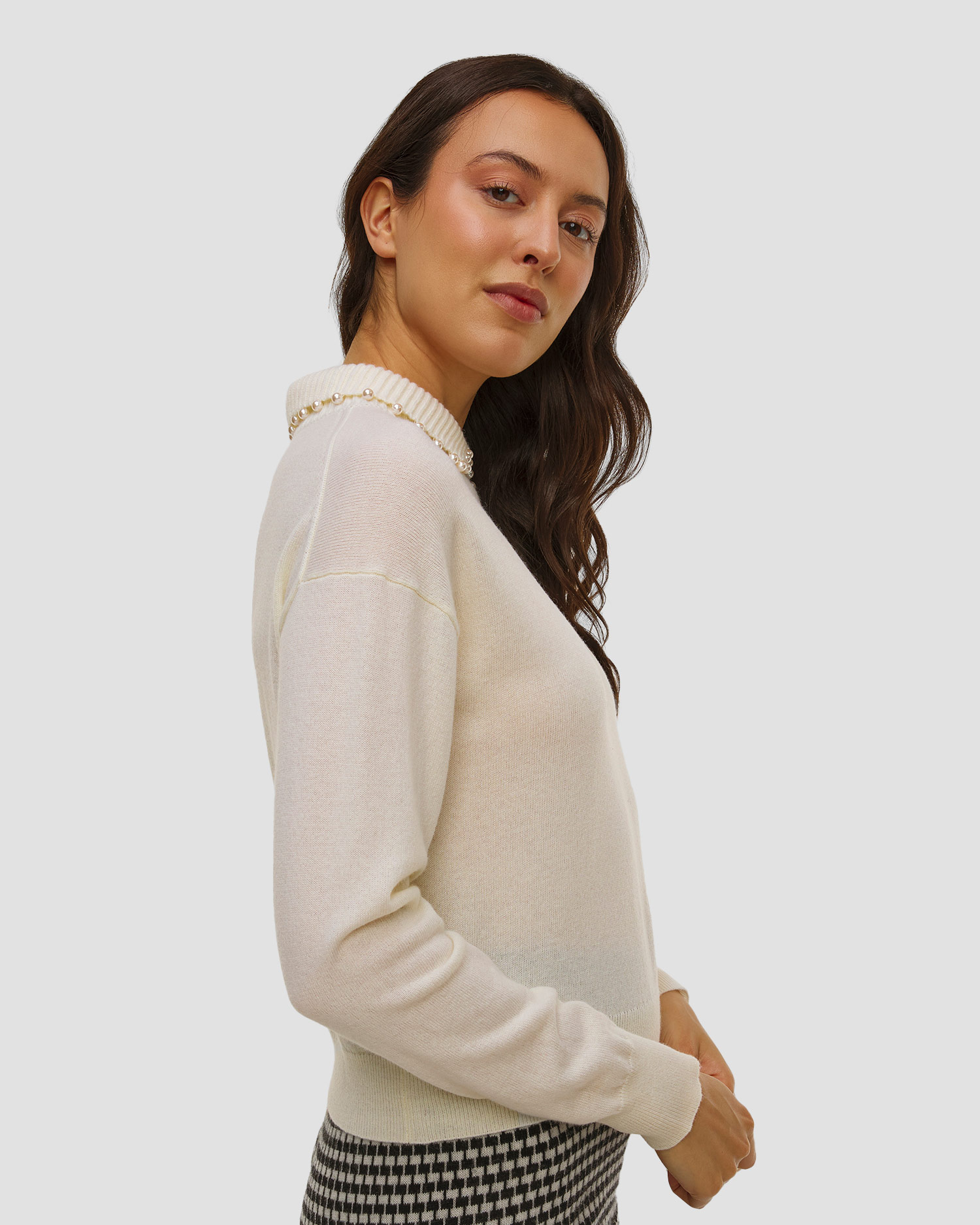 Dámský svetr s obsahem kašmíru a přírodní vlny Allude v Bílé Barvě