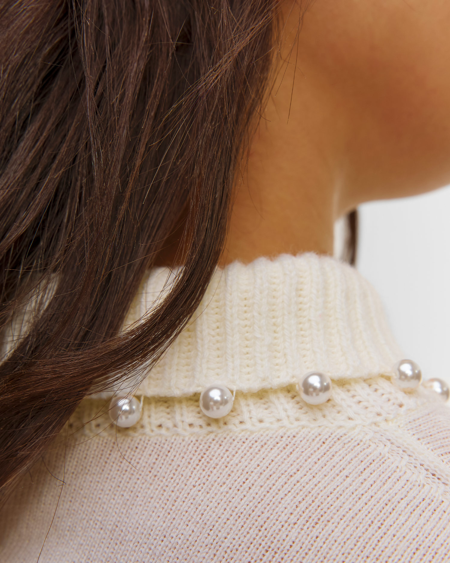 Dámský svetr s obsahem kašmíru a přírodní vlny Allude v Bílé Barvě