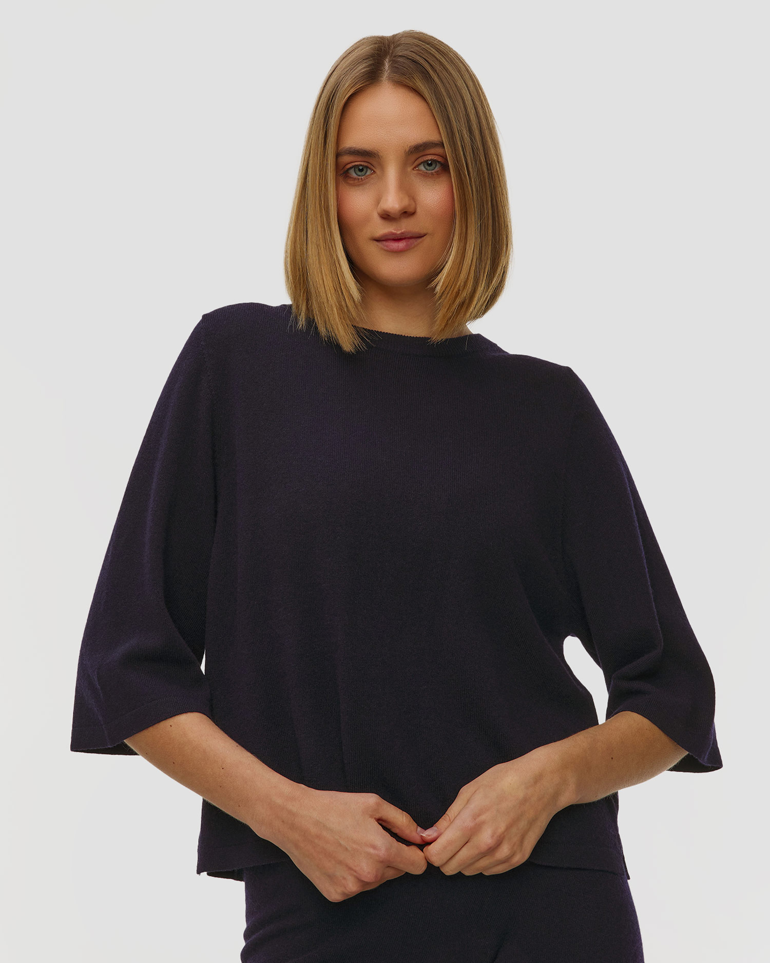 Czarny sweter wełniany damski Allude