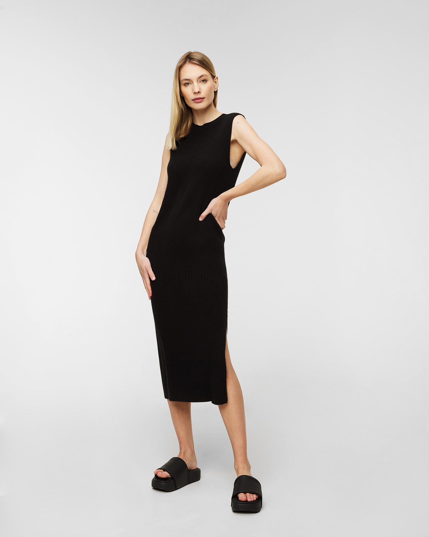 Kašmírové šaty ALLUDE