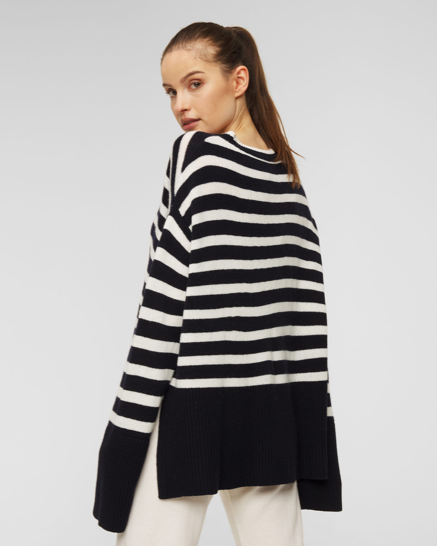 Sweter wełniany Allude